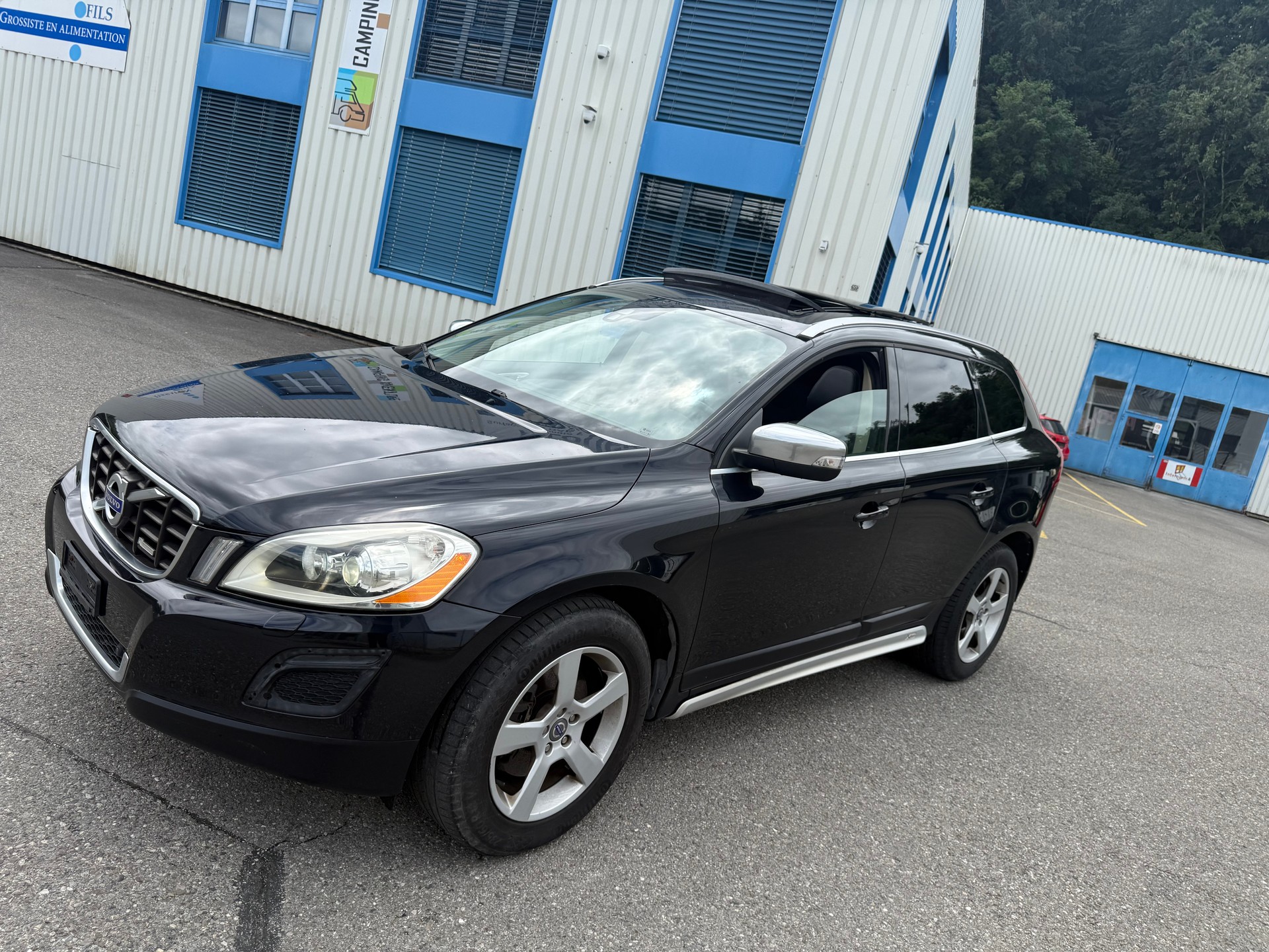 VOLVO XC60 D5 AWD-image-12