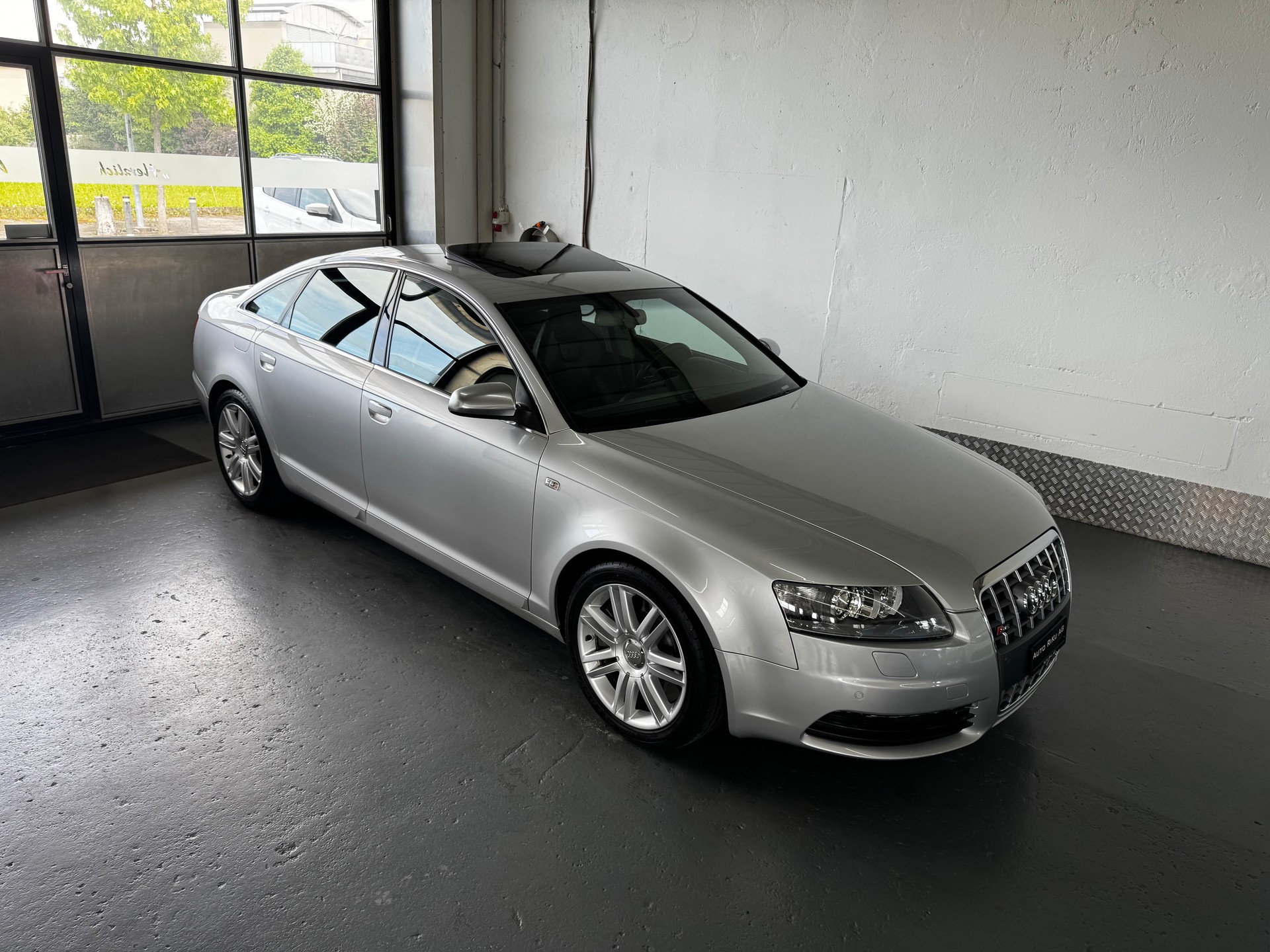 AUDI S6 Limousine 5.2 V10 quattro tiptronic