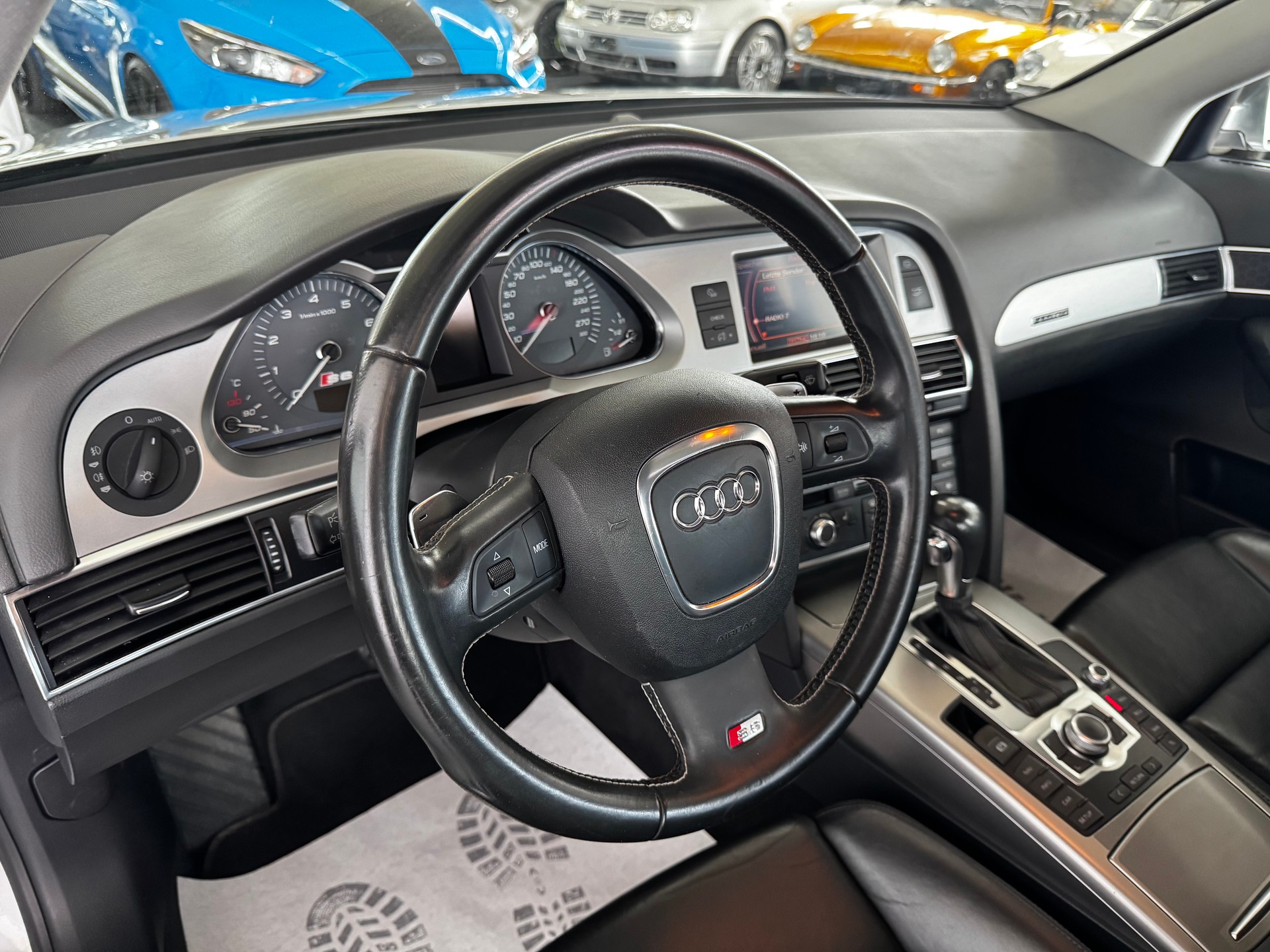 AUDI S6 Limousine 5.2 V10 quattro tiptronic-image-12