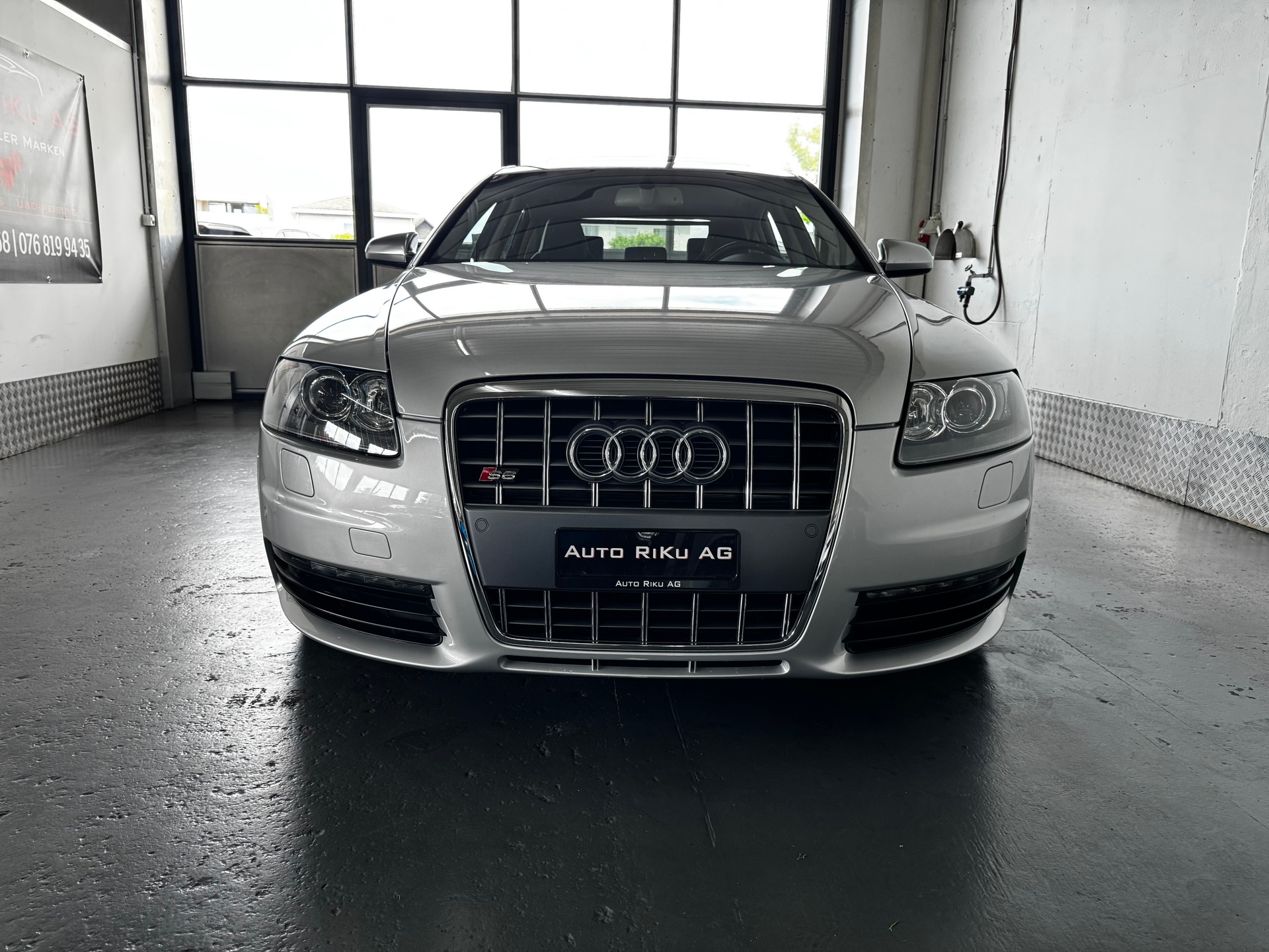 AUDI S6 Limousine 5.2 V10 quattro tiptronic-image-4