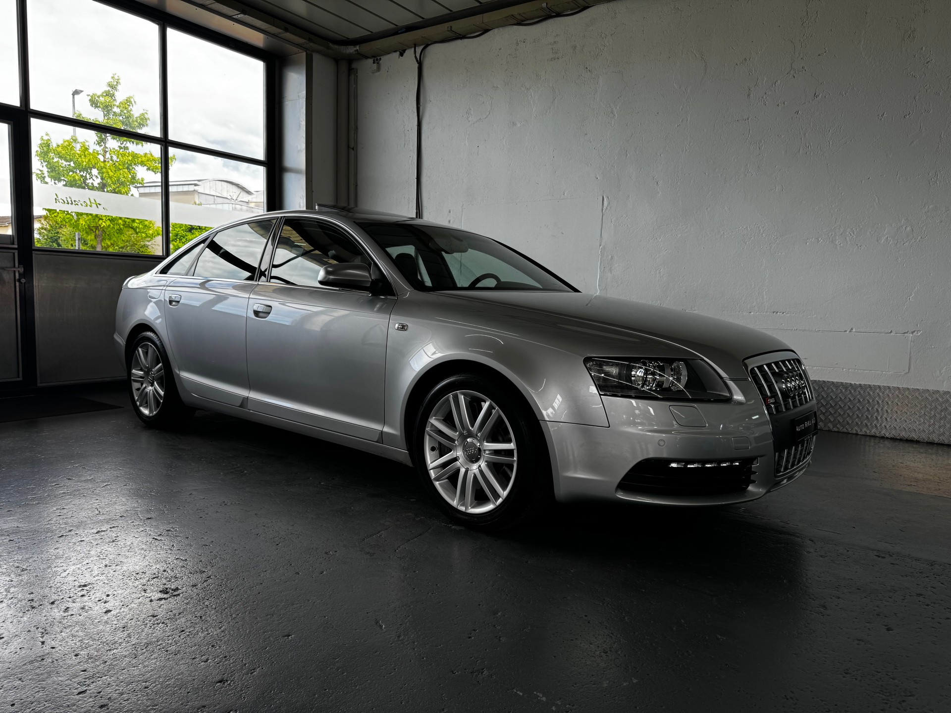 AUDI S6 Limousine 5.2 V10 quattro tiptronic-showroom-element-1