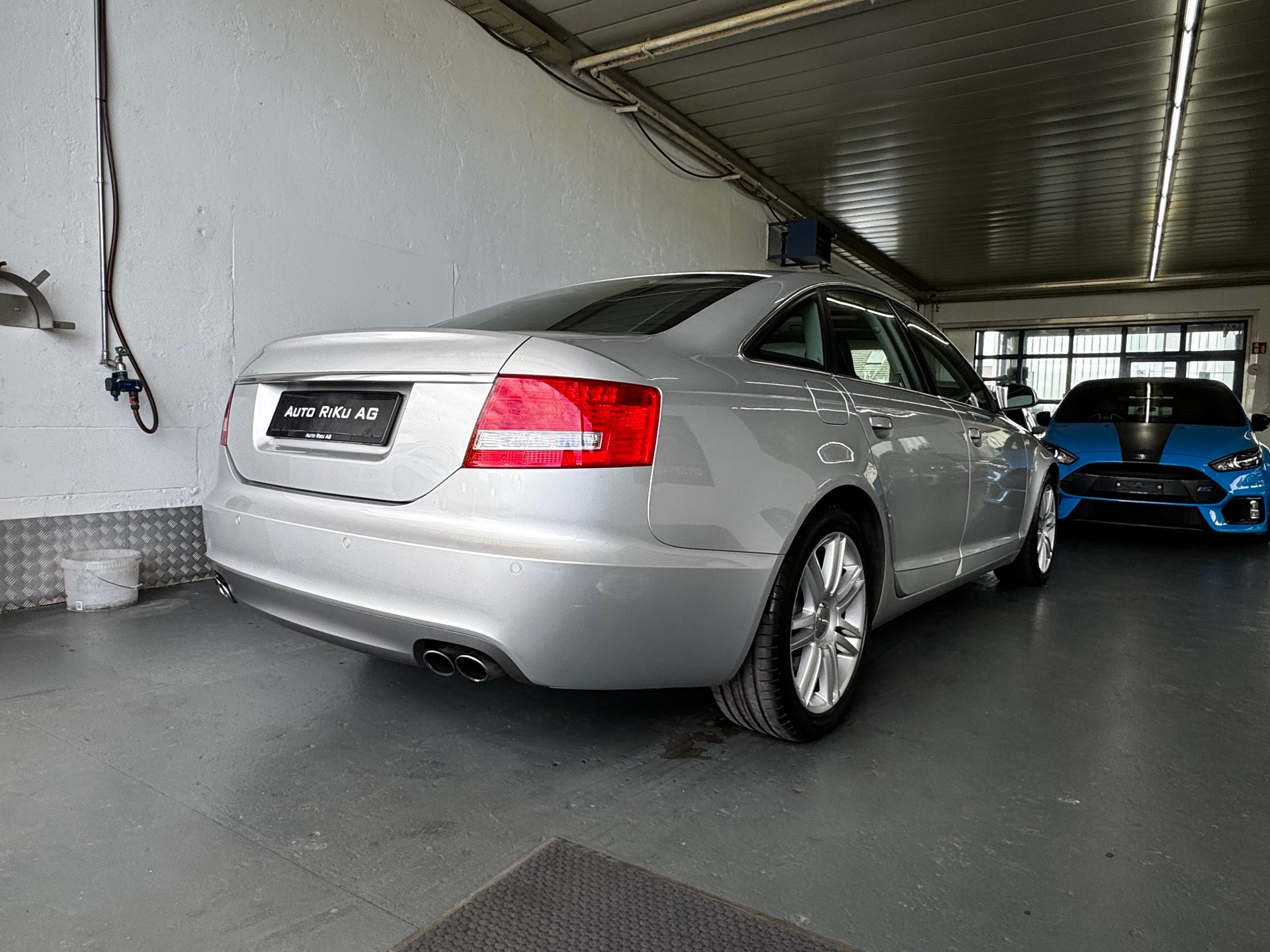 AUDI S6 Limousine 5.2 V10 quattro tiptronic-image-9