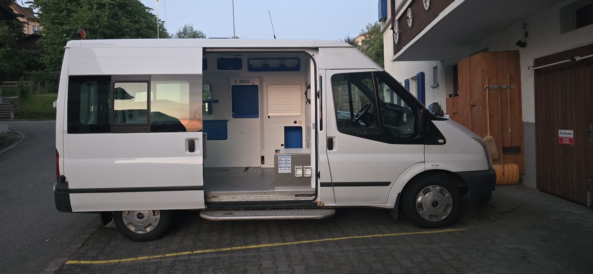 FORD Transit Van 350L Level 3-image-2