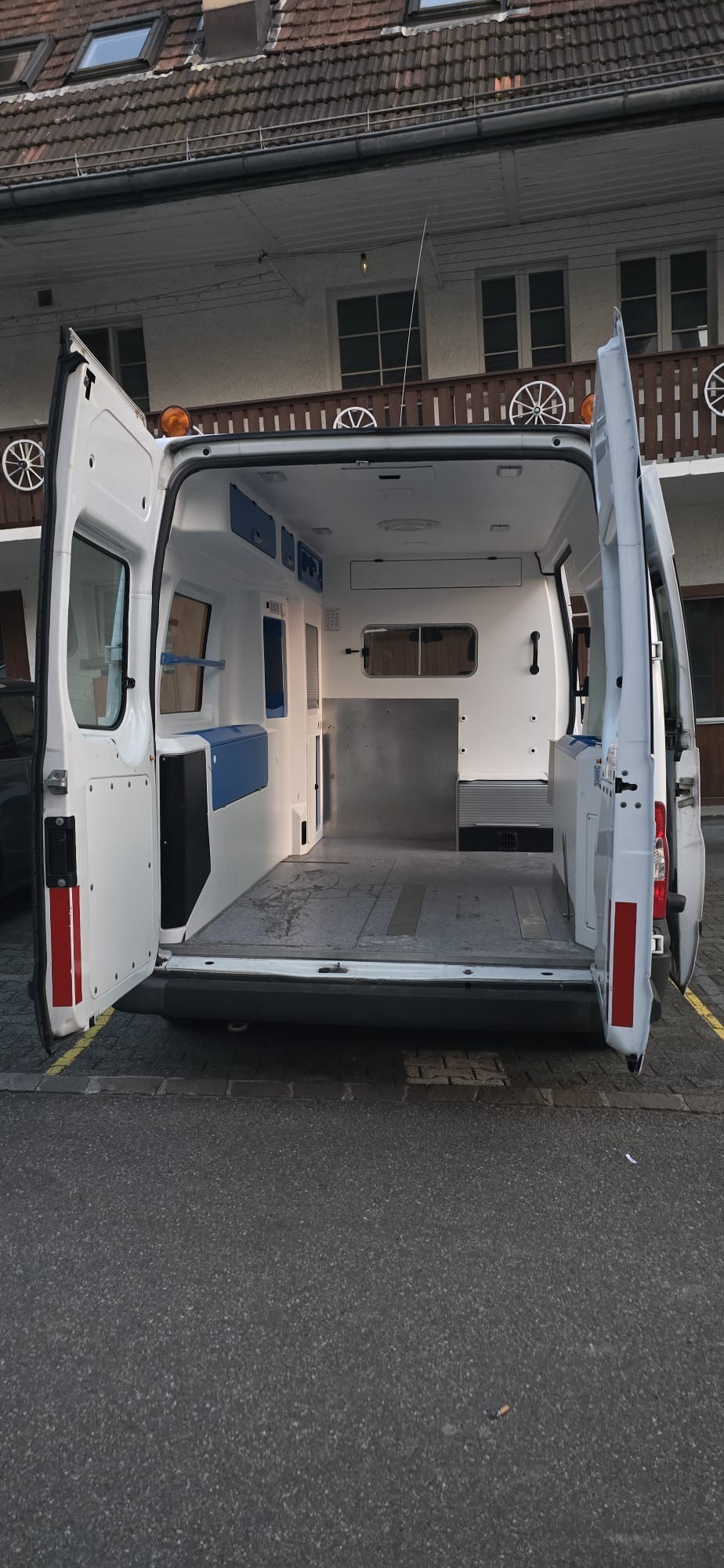 FORD Transit Van 350L Level 3-image-6