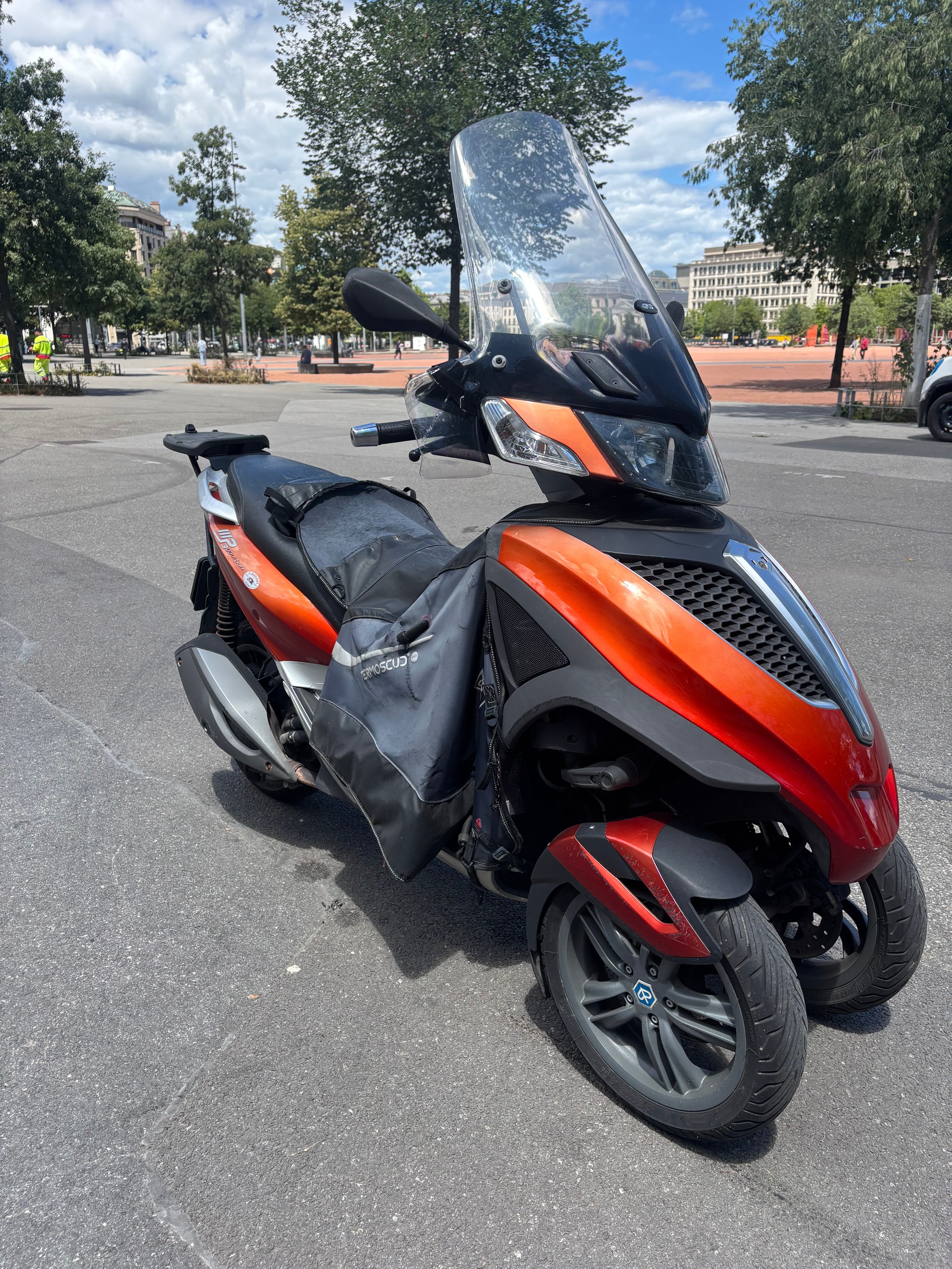 PIAGGIO MP3 Yourban 300 i.e.-image-4