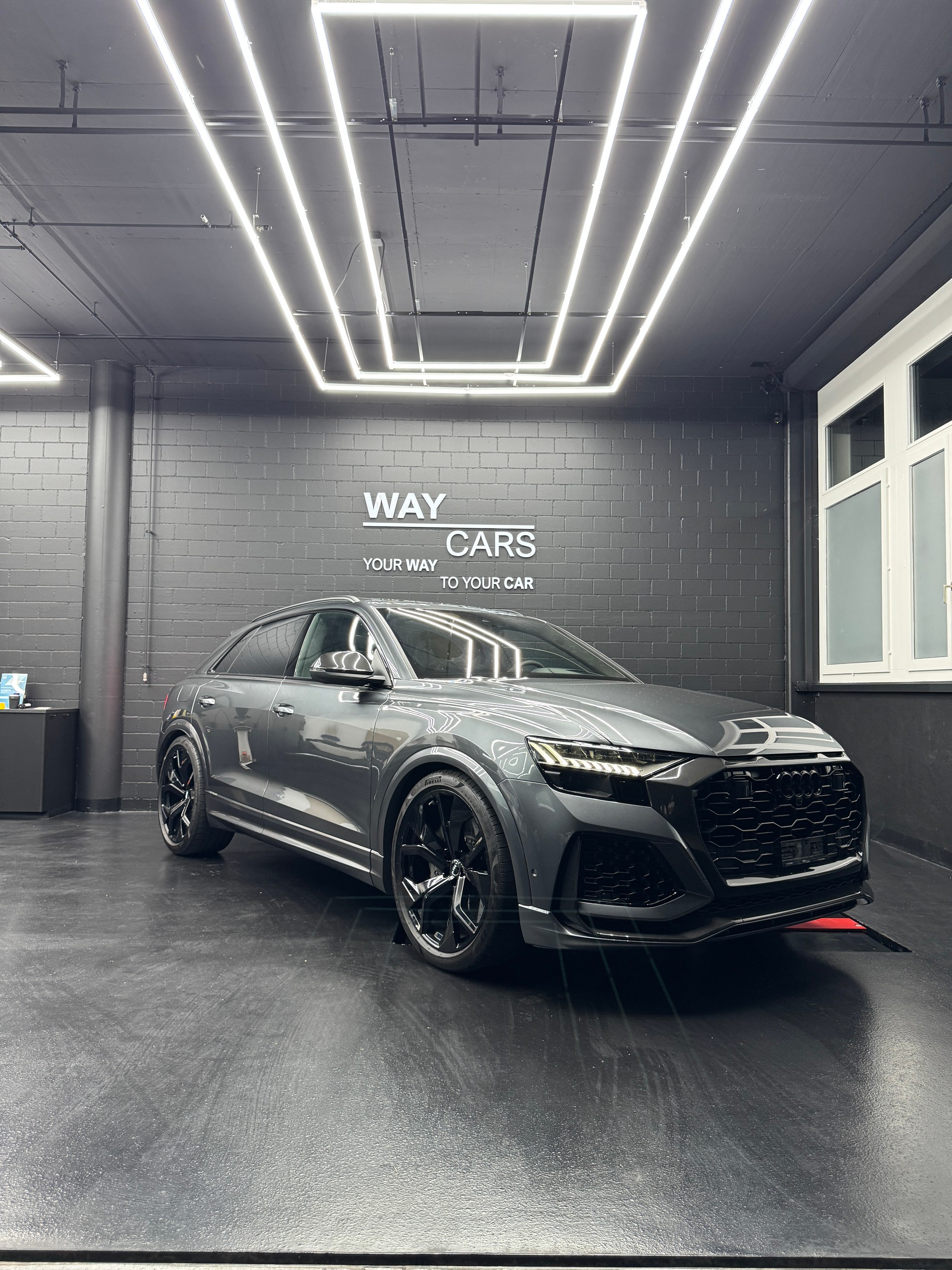 AUDI RSQ8 quattro tiptronic