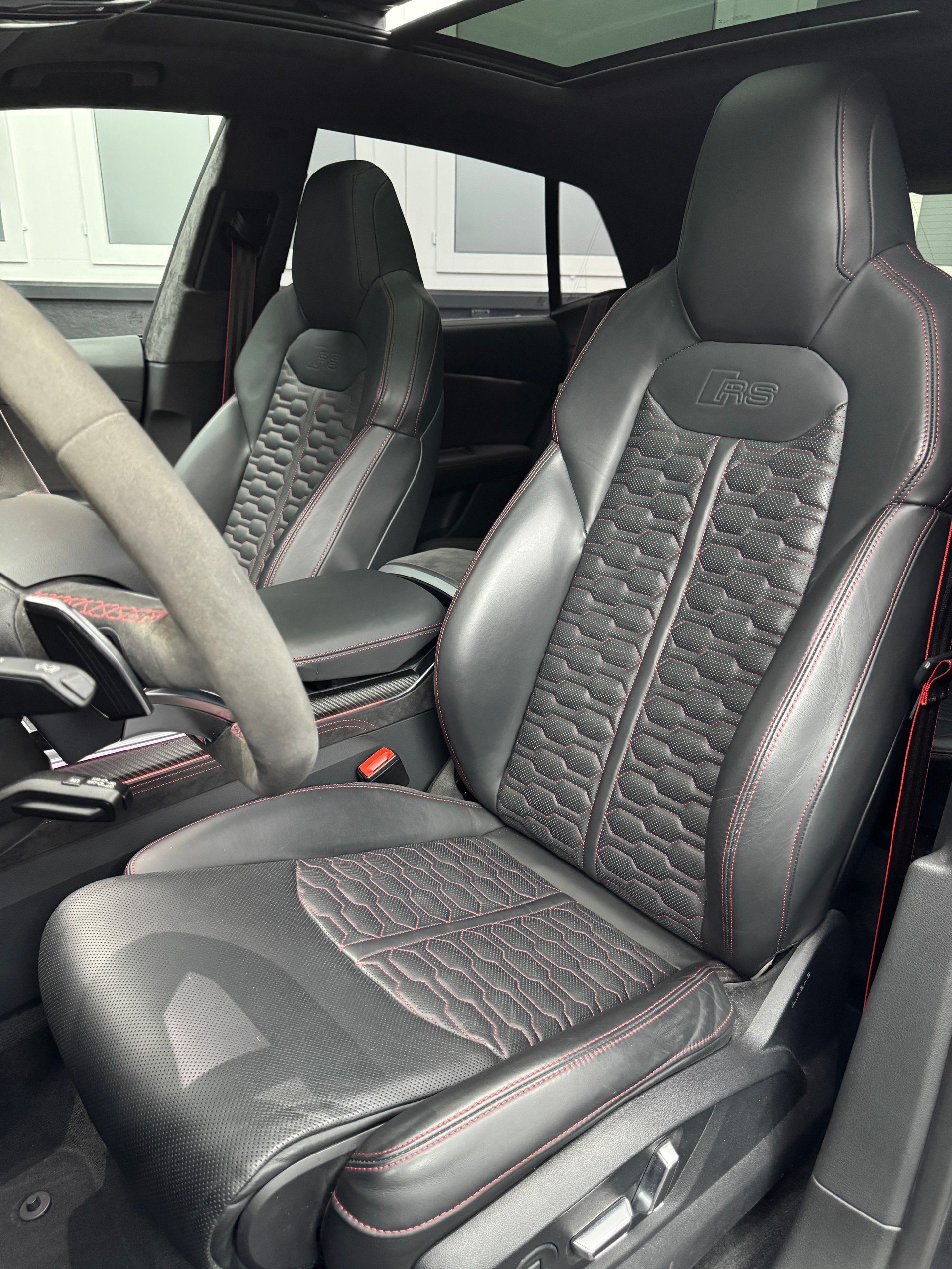 AUDI RSQ8 quattro tiptronic-image-11