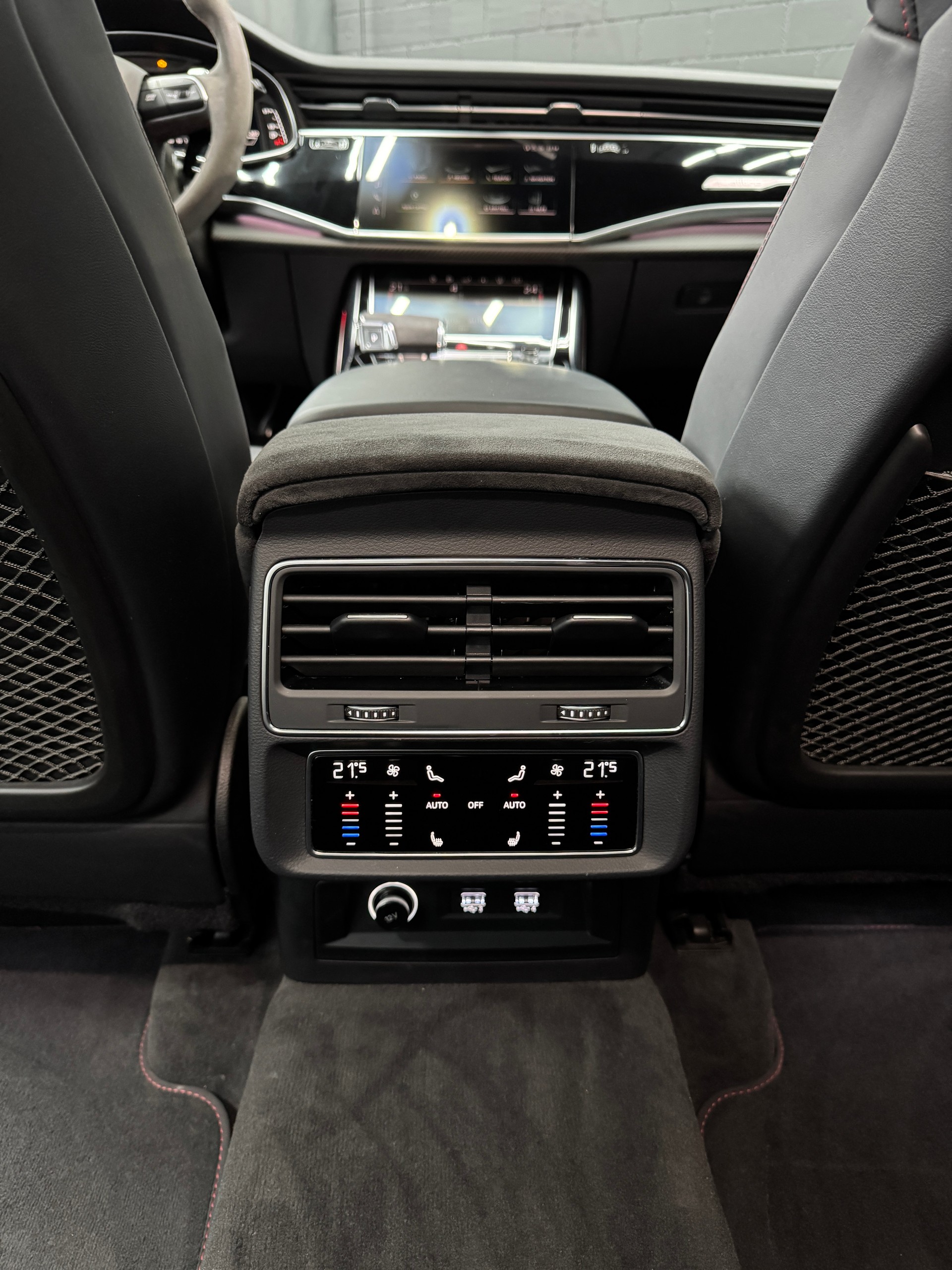 AUDI RSQ8 quattro tiptronic-image-15