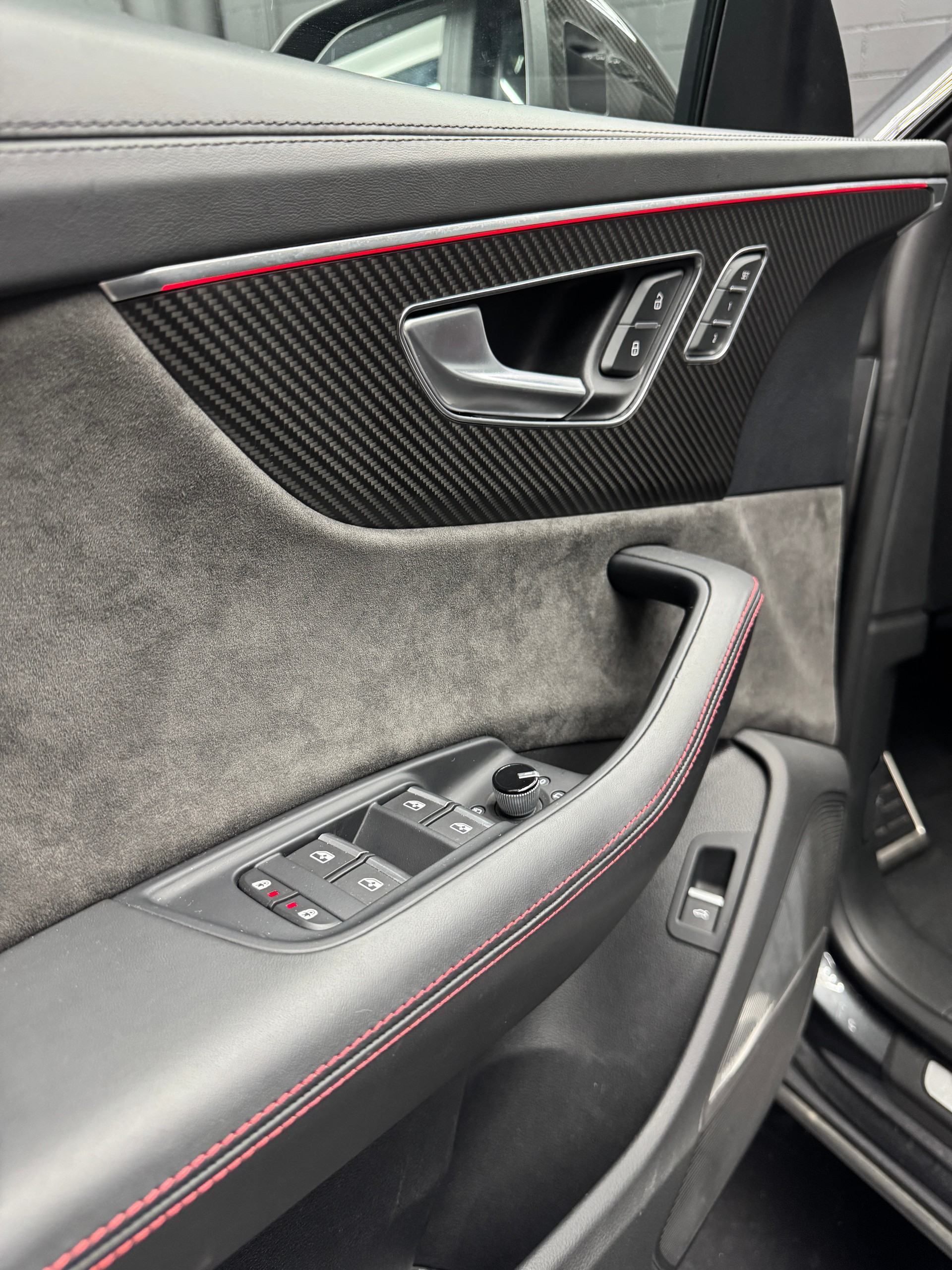 AUDI RSQ8 quattro tiptronic-image-14