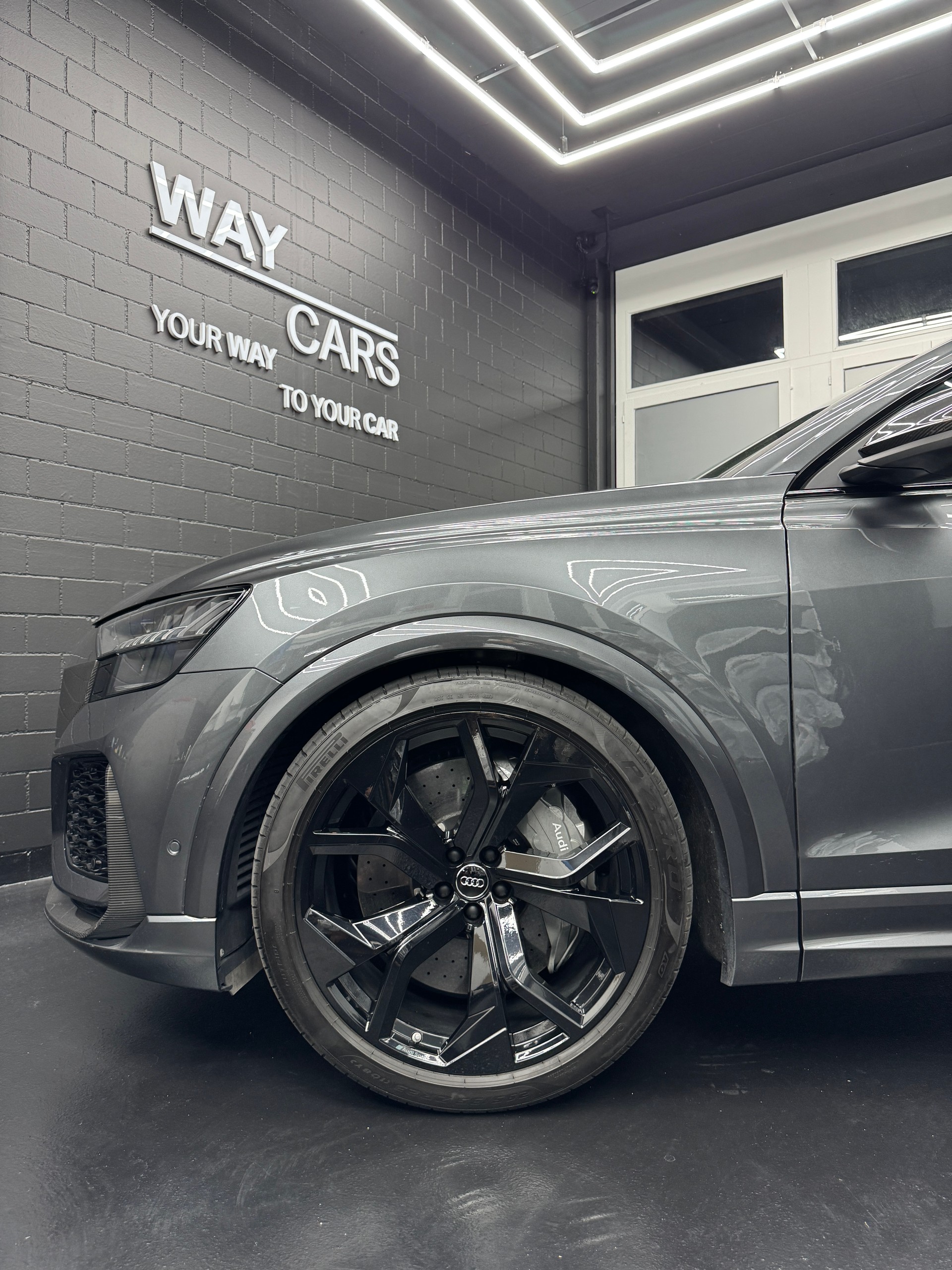 AUDI RSQ8 quattro tiptronic-image-5