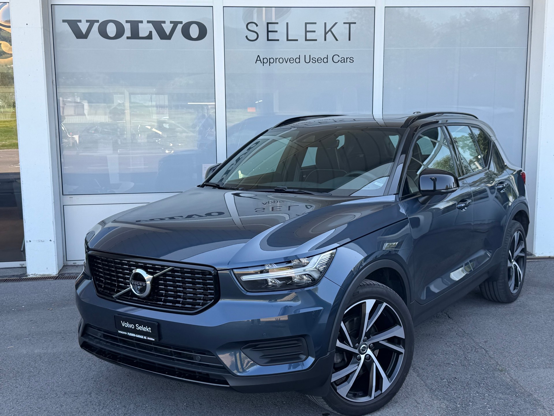 VOLVO XC40 B4 Benzin Mild Hybrid AWD R-Design Geartronic