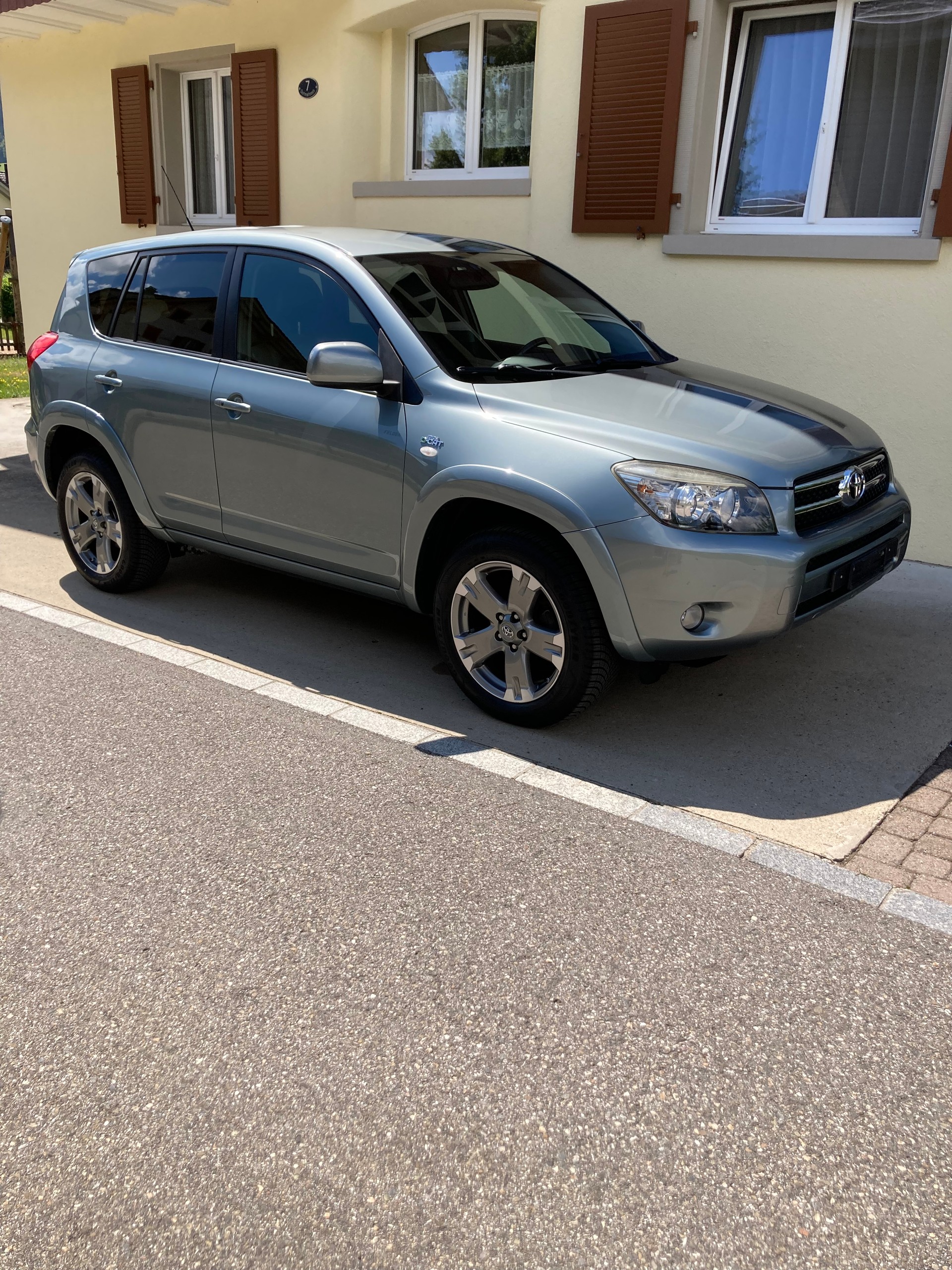 TOYOTA RAV-4-image-5