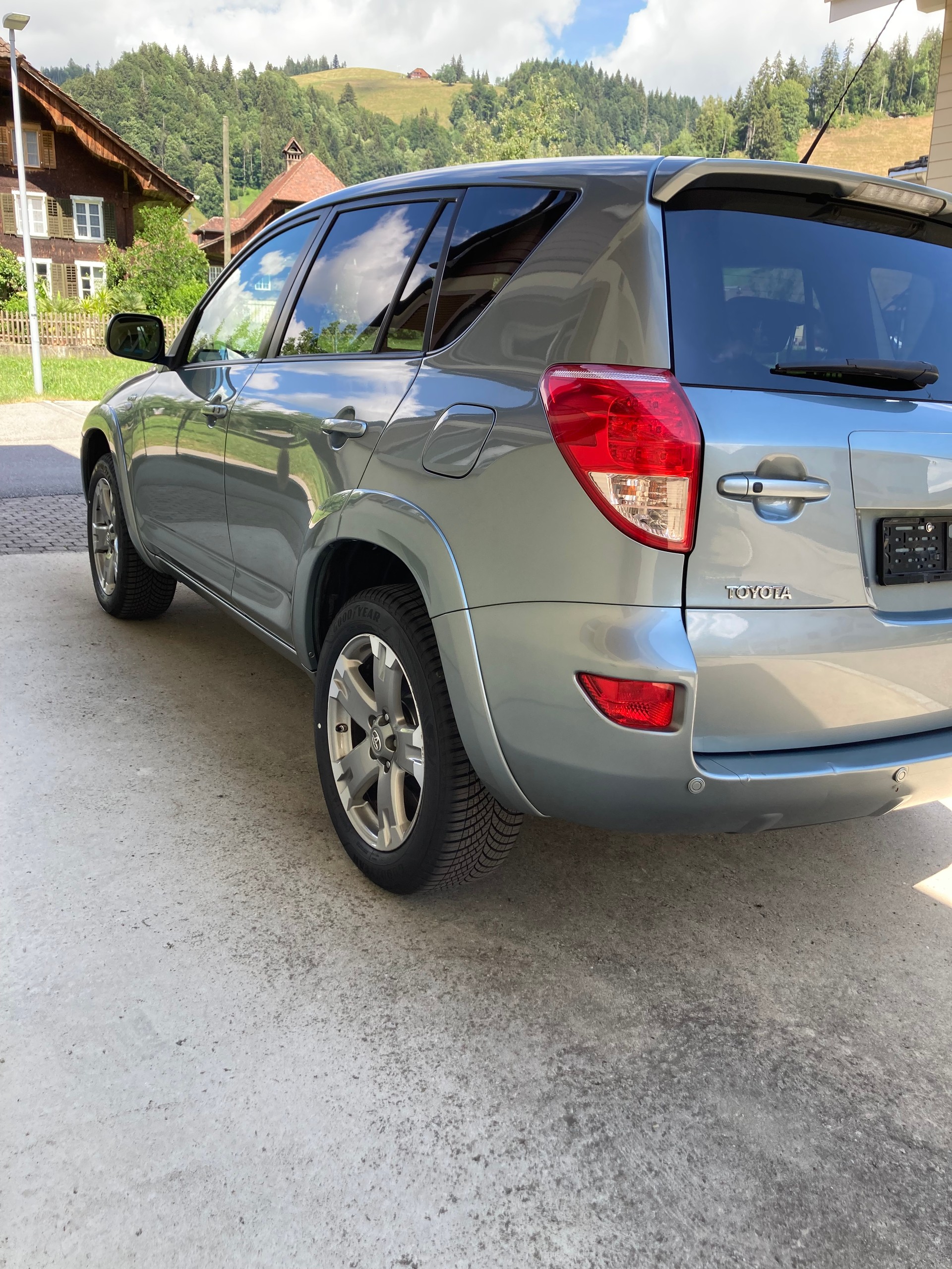 TOYOTA RAV-4-image-8