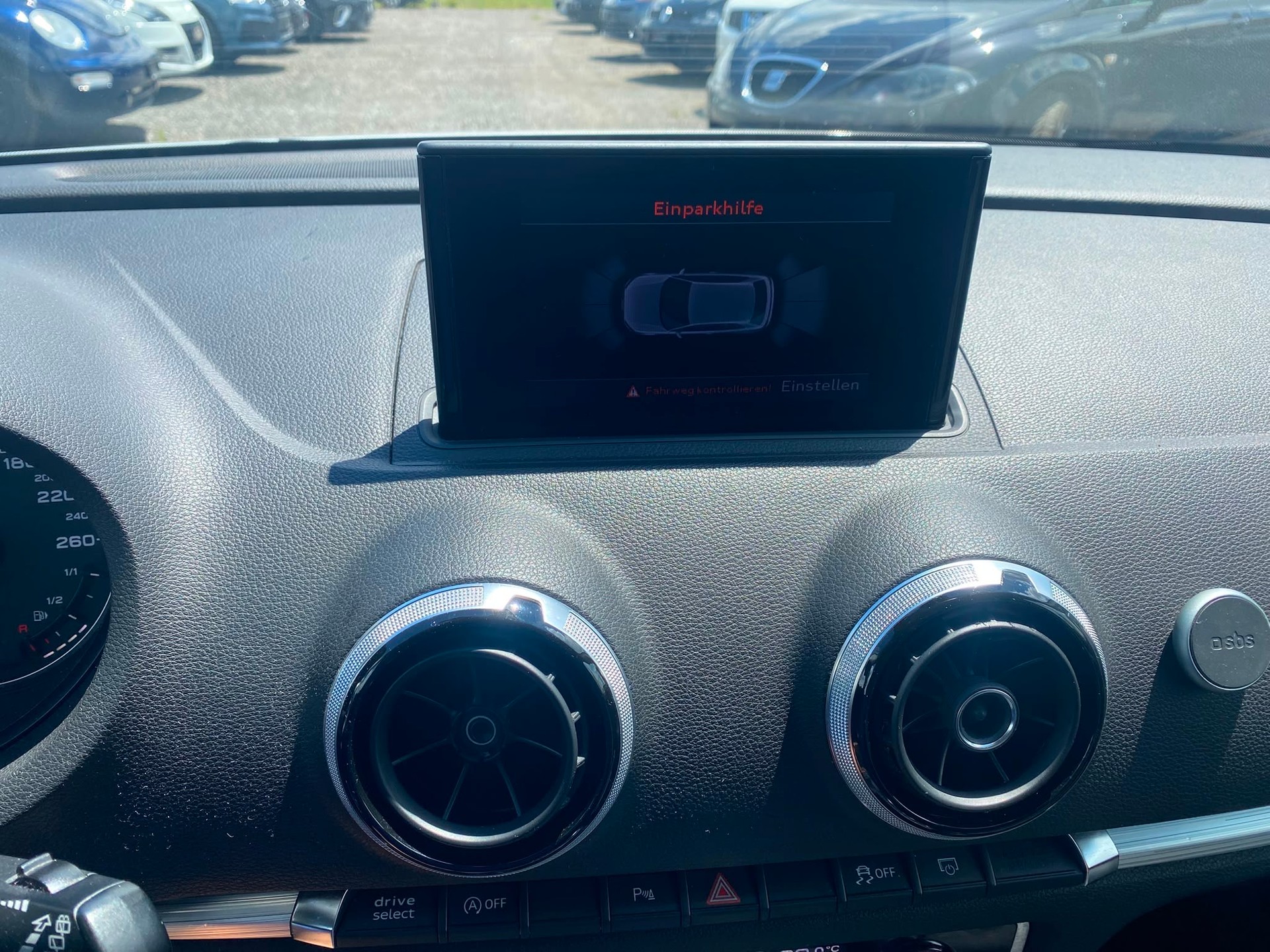 AUDI A3 2.0 TDI Ambiente S-tronic-image-6
