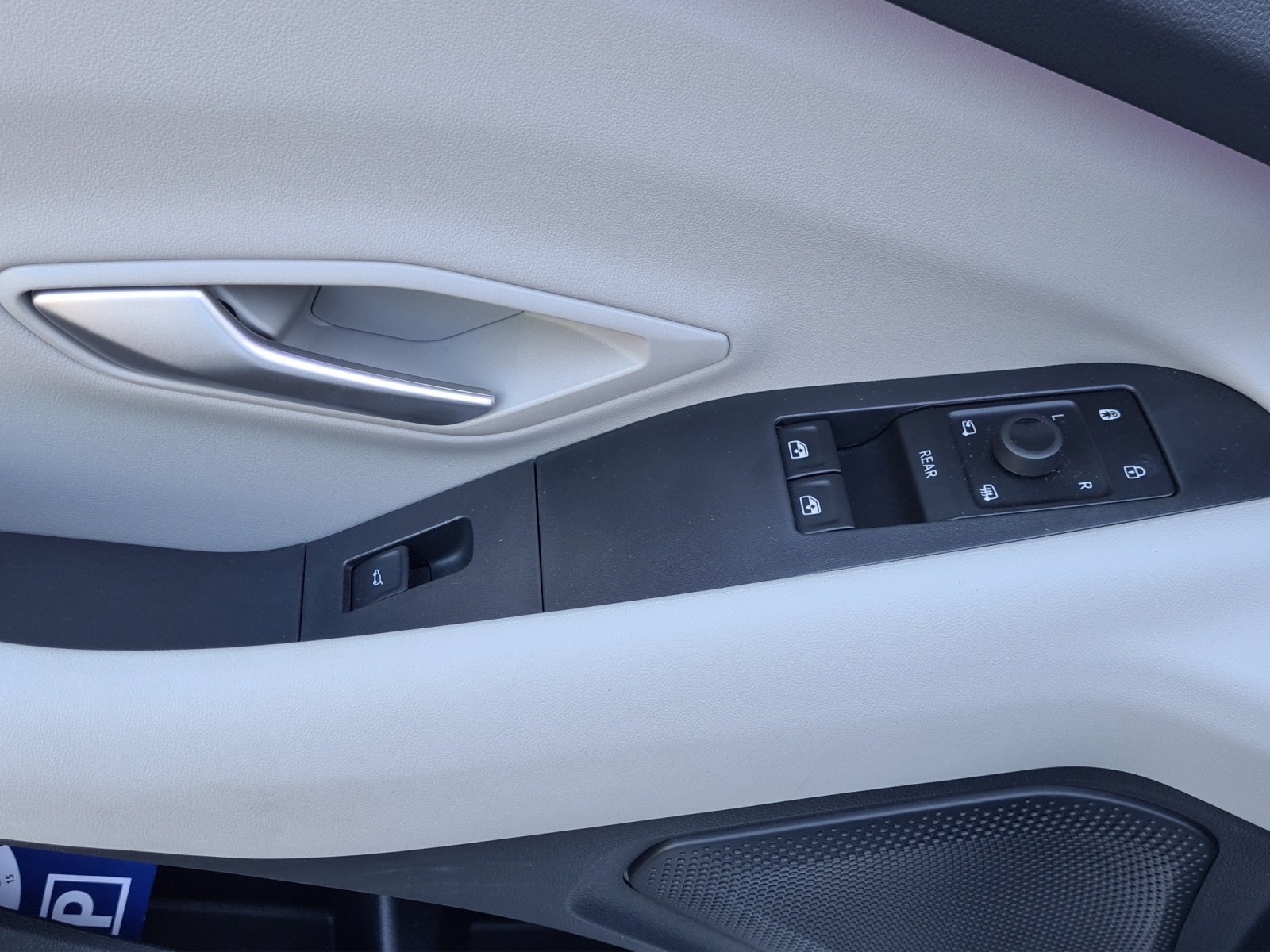 FORD Explorer Extended Range (79 kWh) Premium 4x4 AUTOMAT-image-17