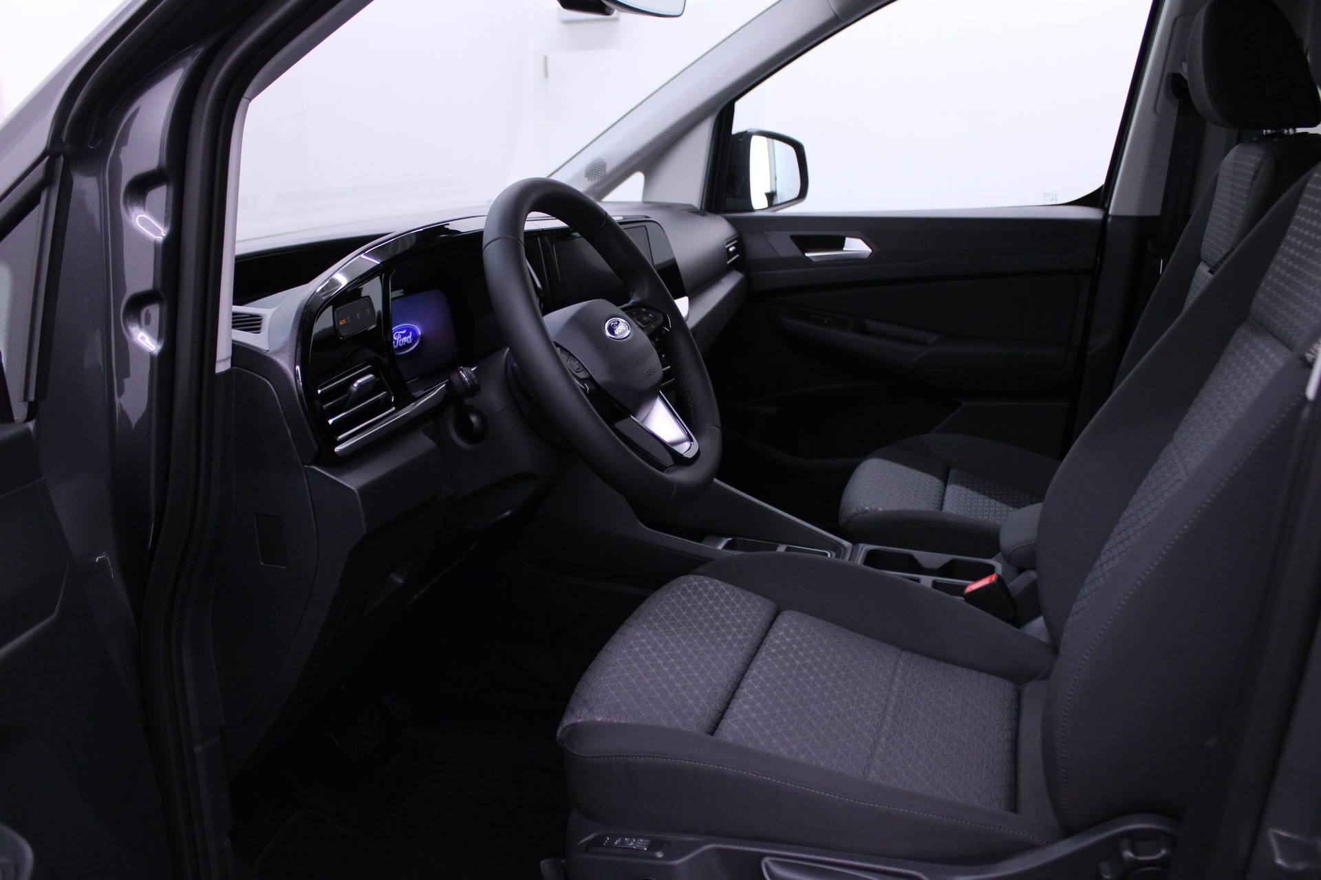 FORD Tourneo Grand Connect 2.0 EcoBlue 122 Titanium als 7-Plätzer-showroom-element-3
