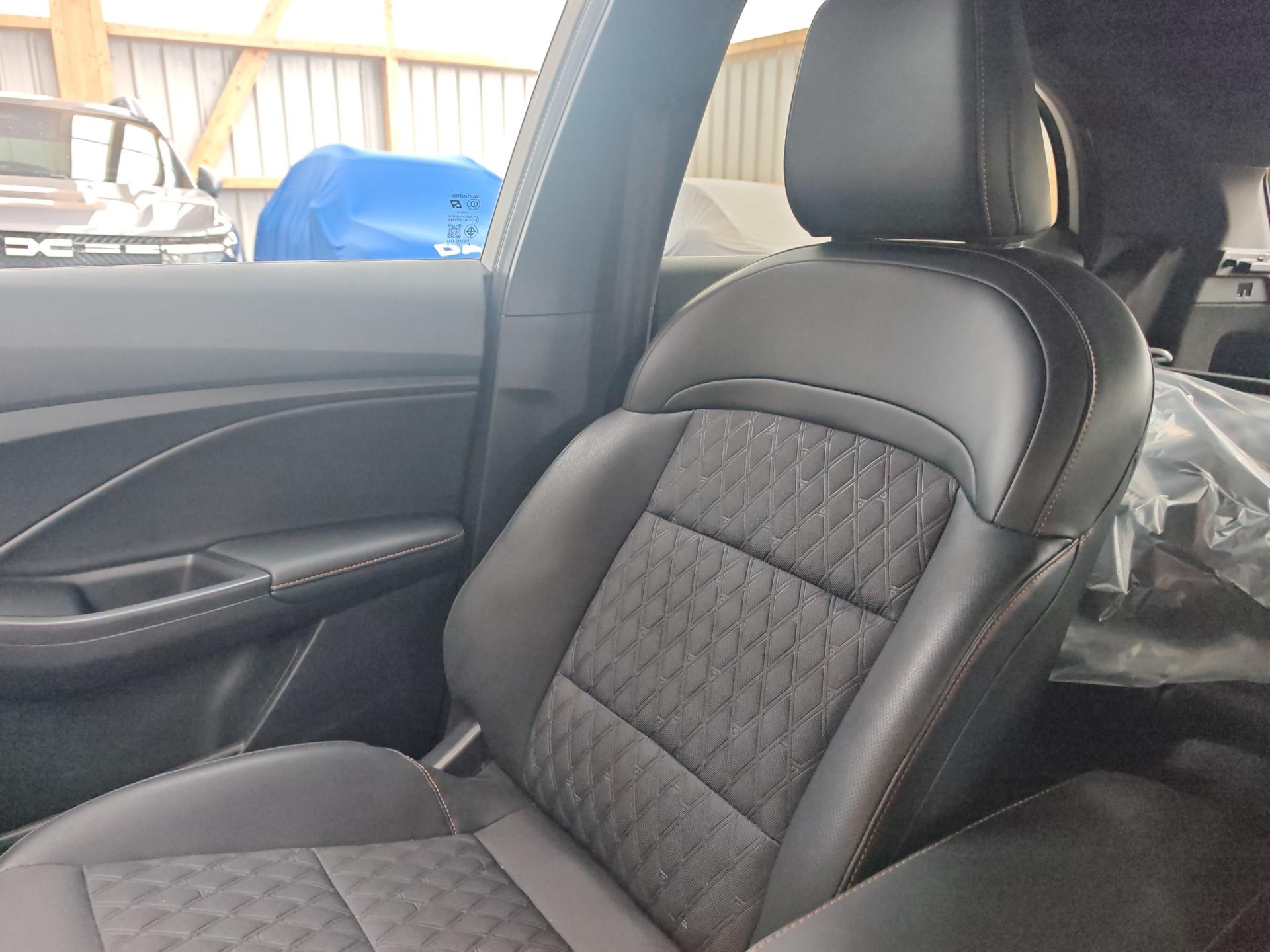 MG 3 1.5 Hybrid Luxury Aut.-image-21