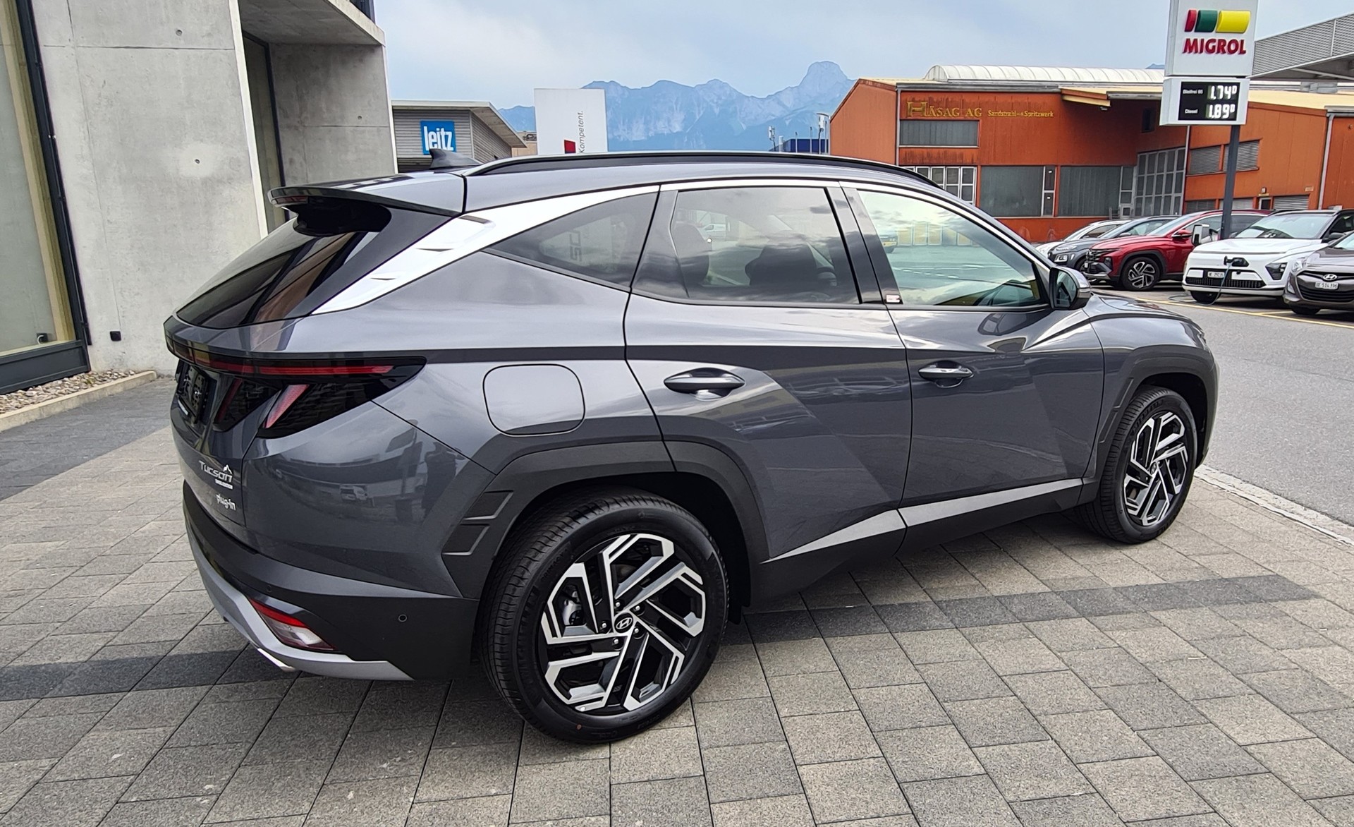 HYUNDAI Tucson 1.6 TGDI PHEV Vertex Swiss Edition 4WD-image-4