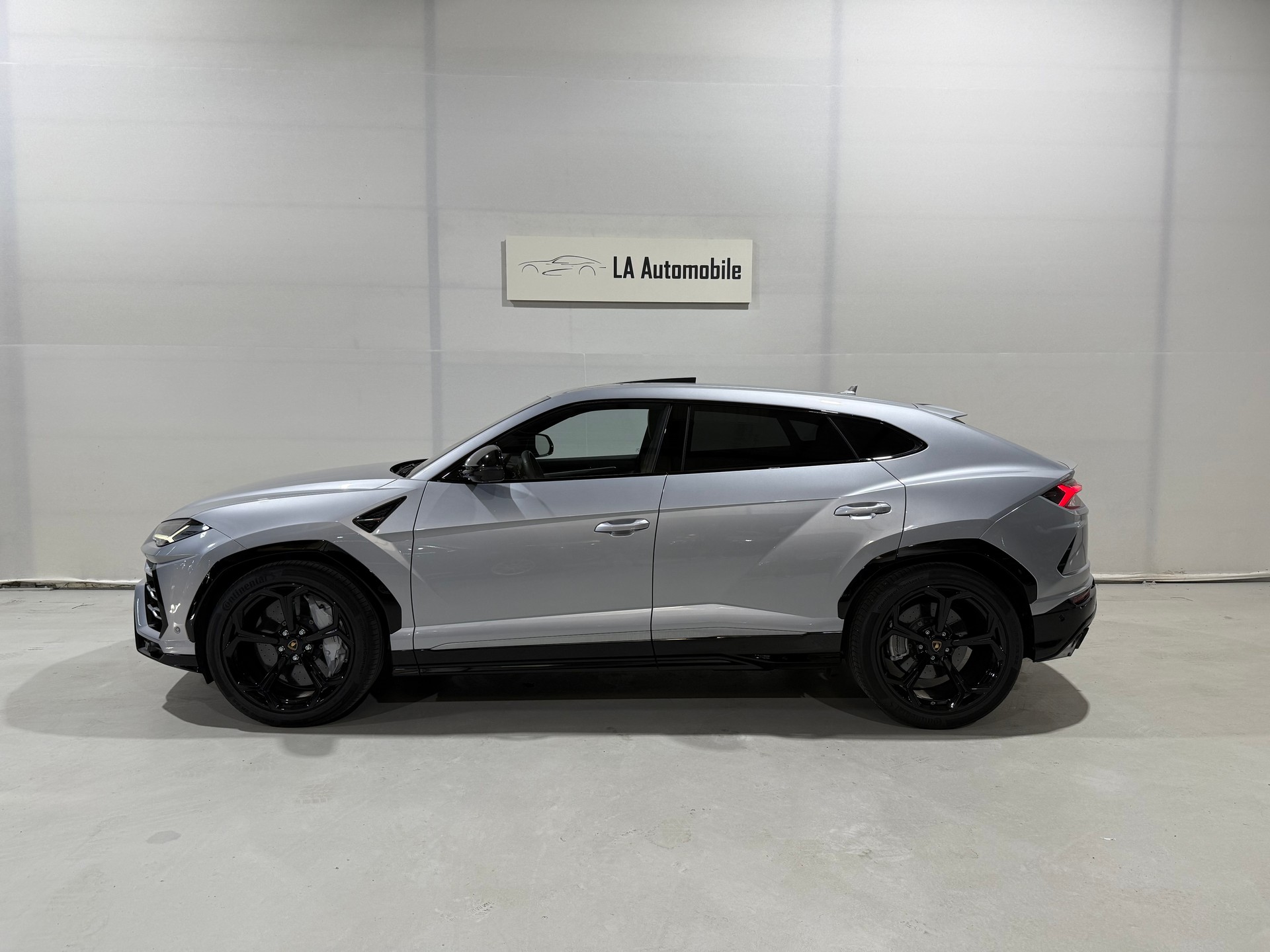 LAMBORGHINI Urus E-Gear (CH-Fahrzeug)-image-2