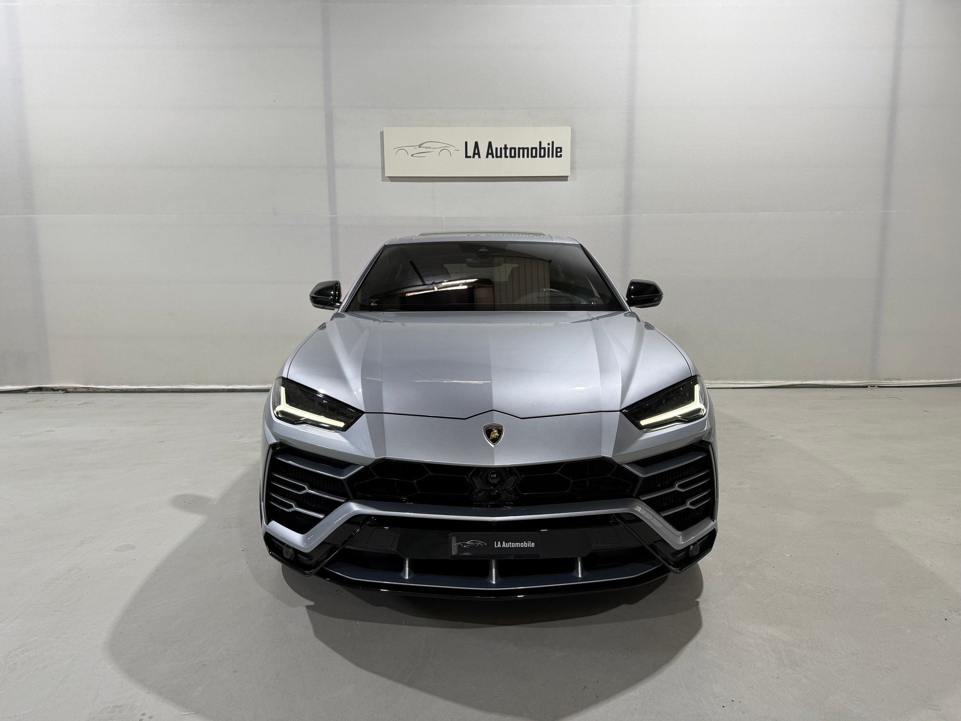 LAMBORGHINI Urus E-Gear (CH-Fahrzeug)-image-3