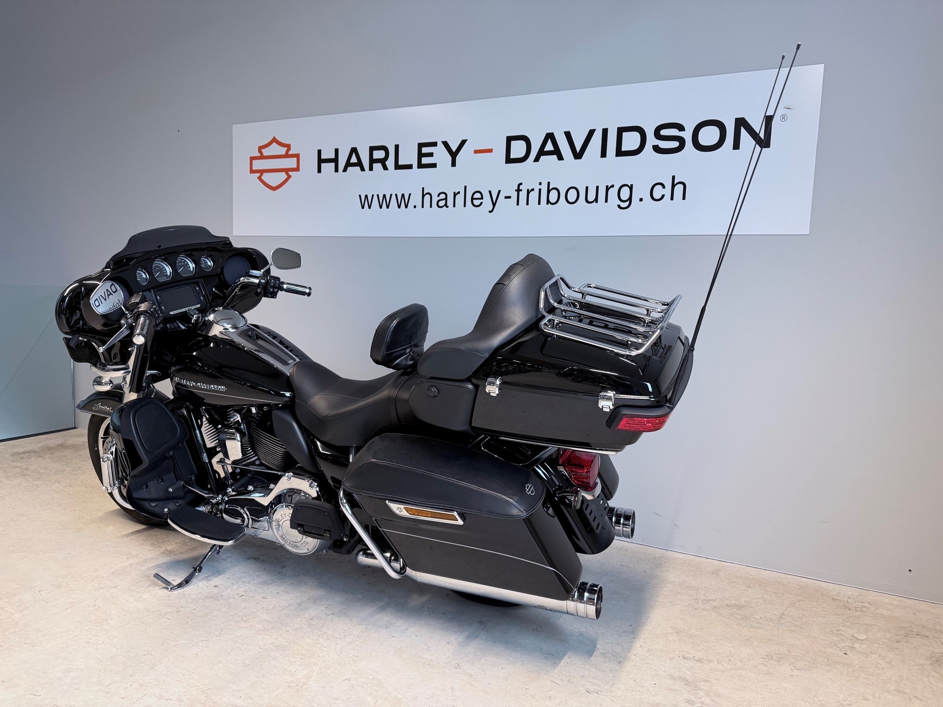 HARLEY-DAVIDSON FLHTK Electra Glide Ultra Limited-image-3