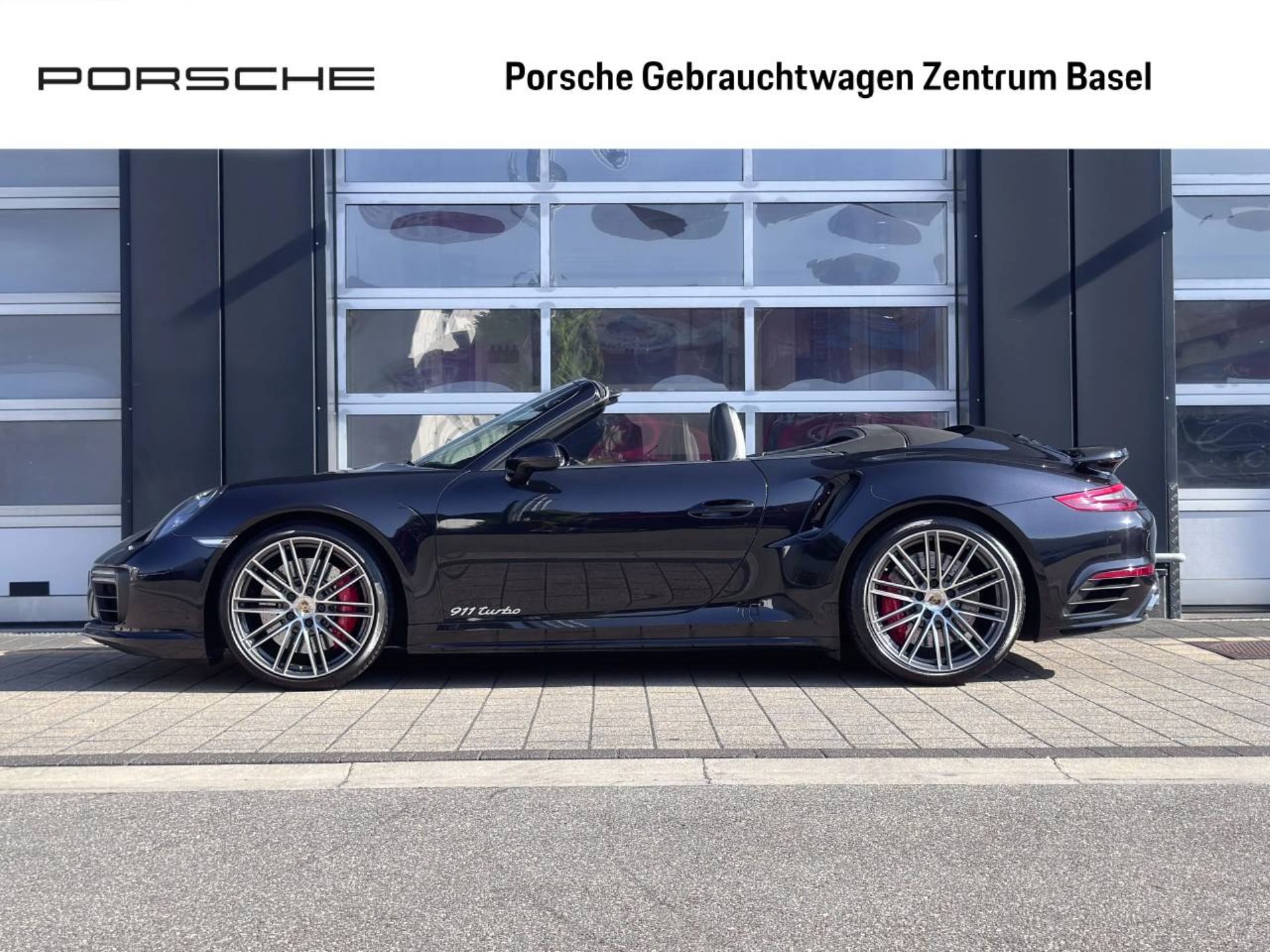 PORSCHE 911 Turbo Cabriolet-showroom-element-1