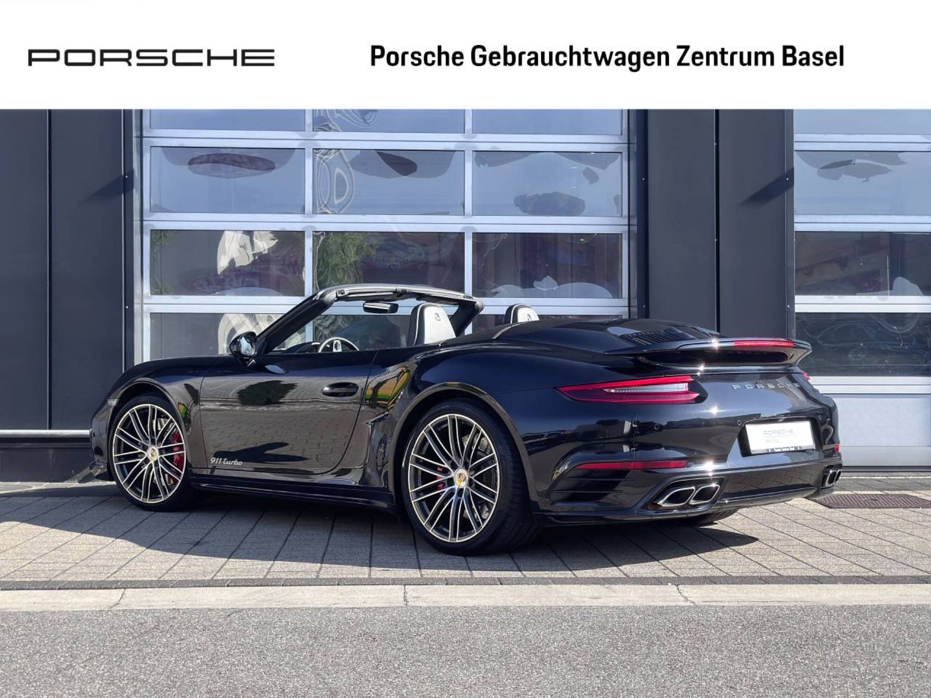 PORSCHE 911 Turbo Cabriolet-showroom-element-2