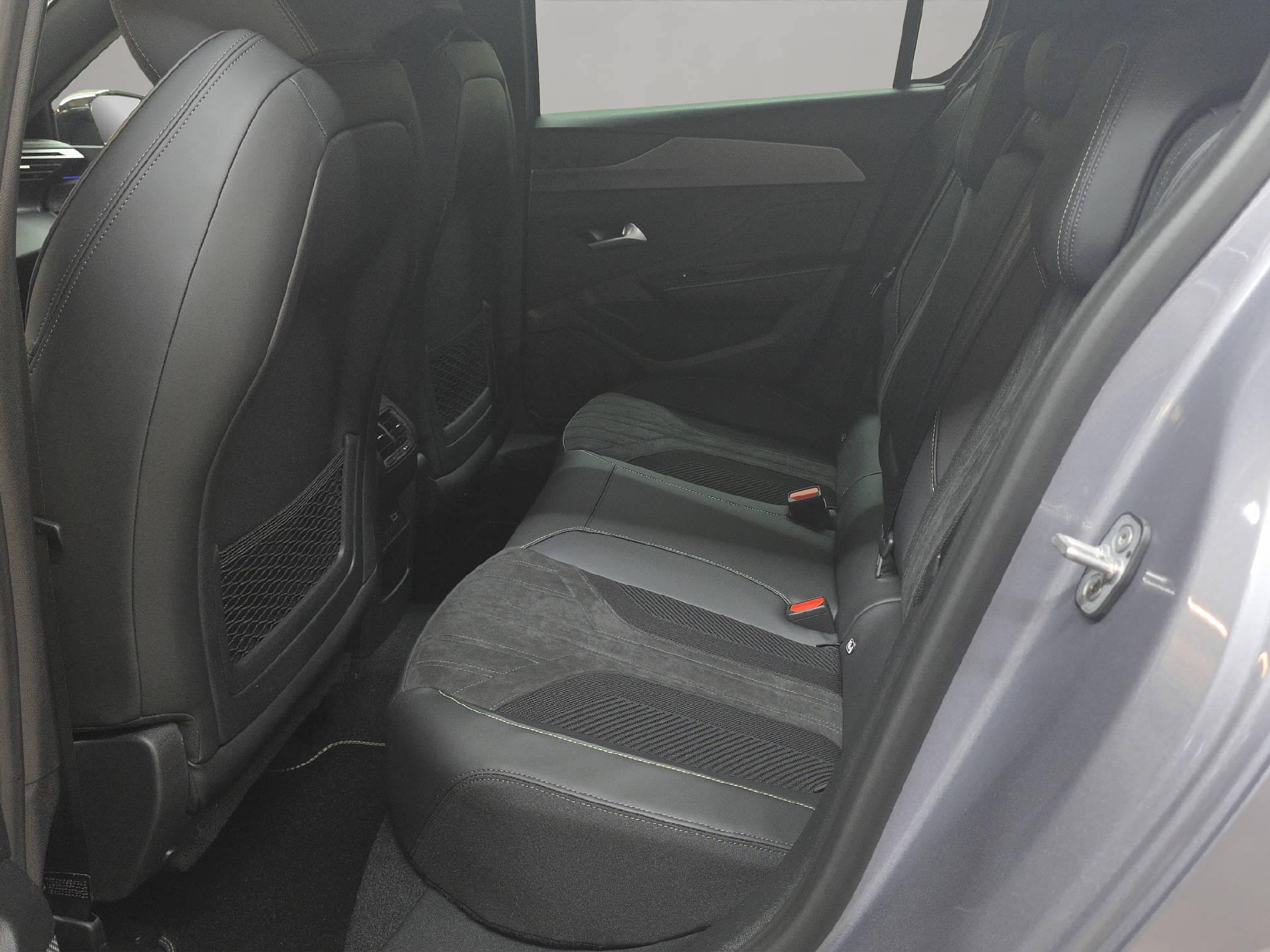 PEUGEOT E-308 GT-image-9