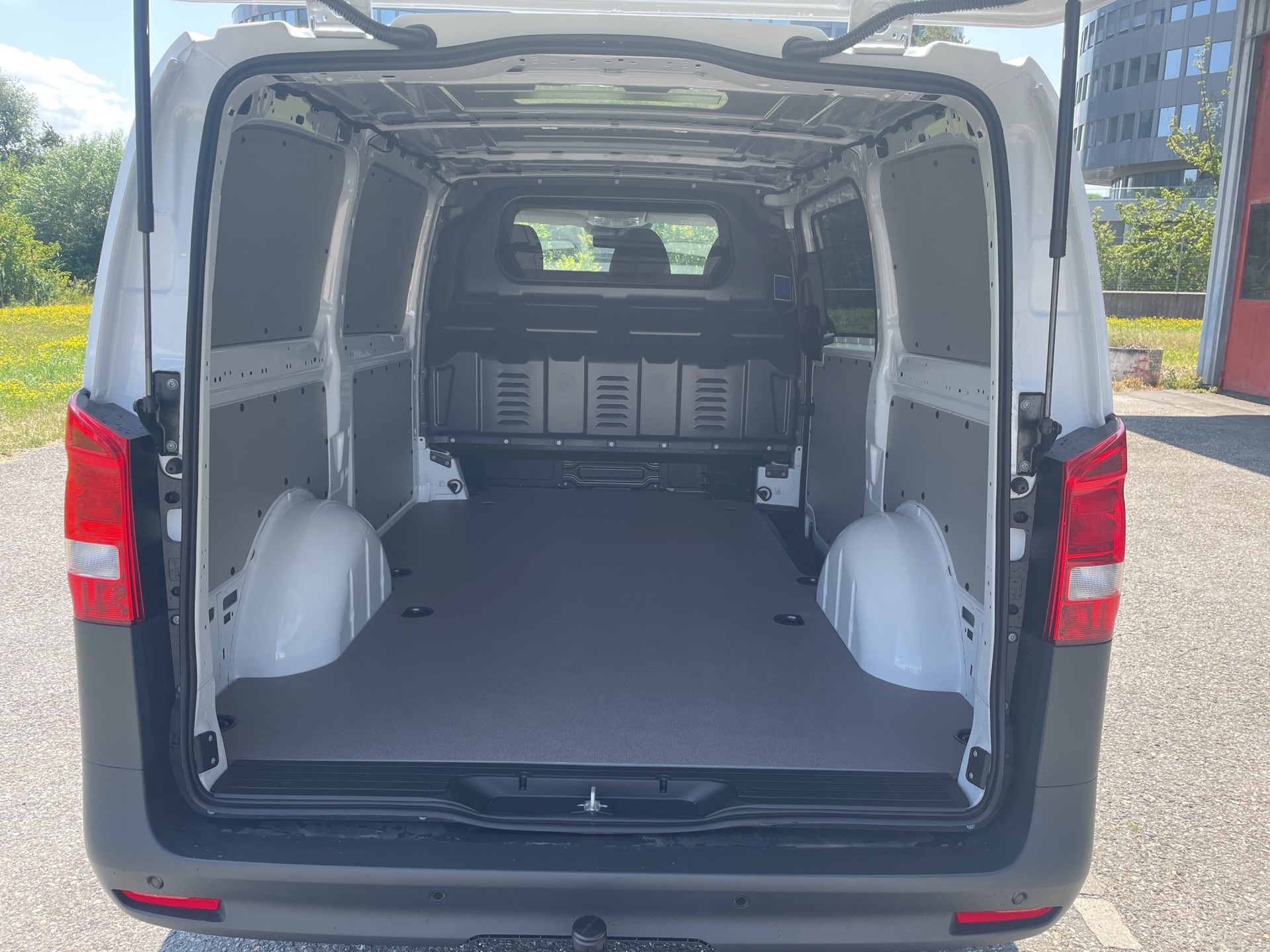 MERCEDES-BENZ Vito 114 Kaw. L 2.0 CDI Pro Worker II 4Matic-image-16