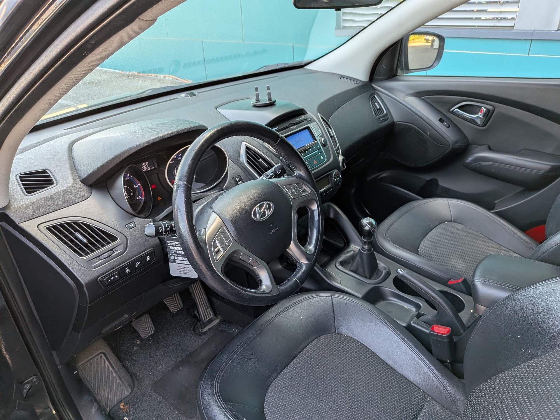 HYUNDAI iX 35 2.0 CRDi Style 4WD-image-6