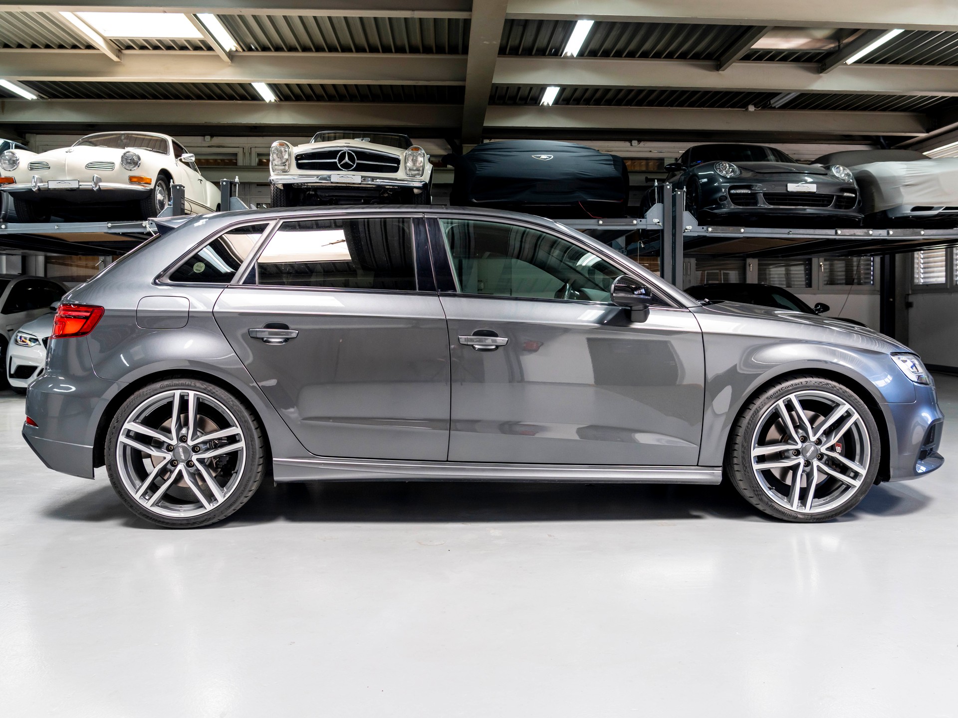 AUDI S3 Sportback 2.0 TFSI quattro S-tronic-image-4