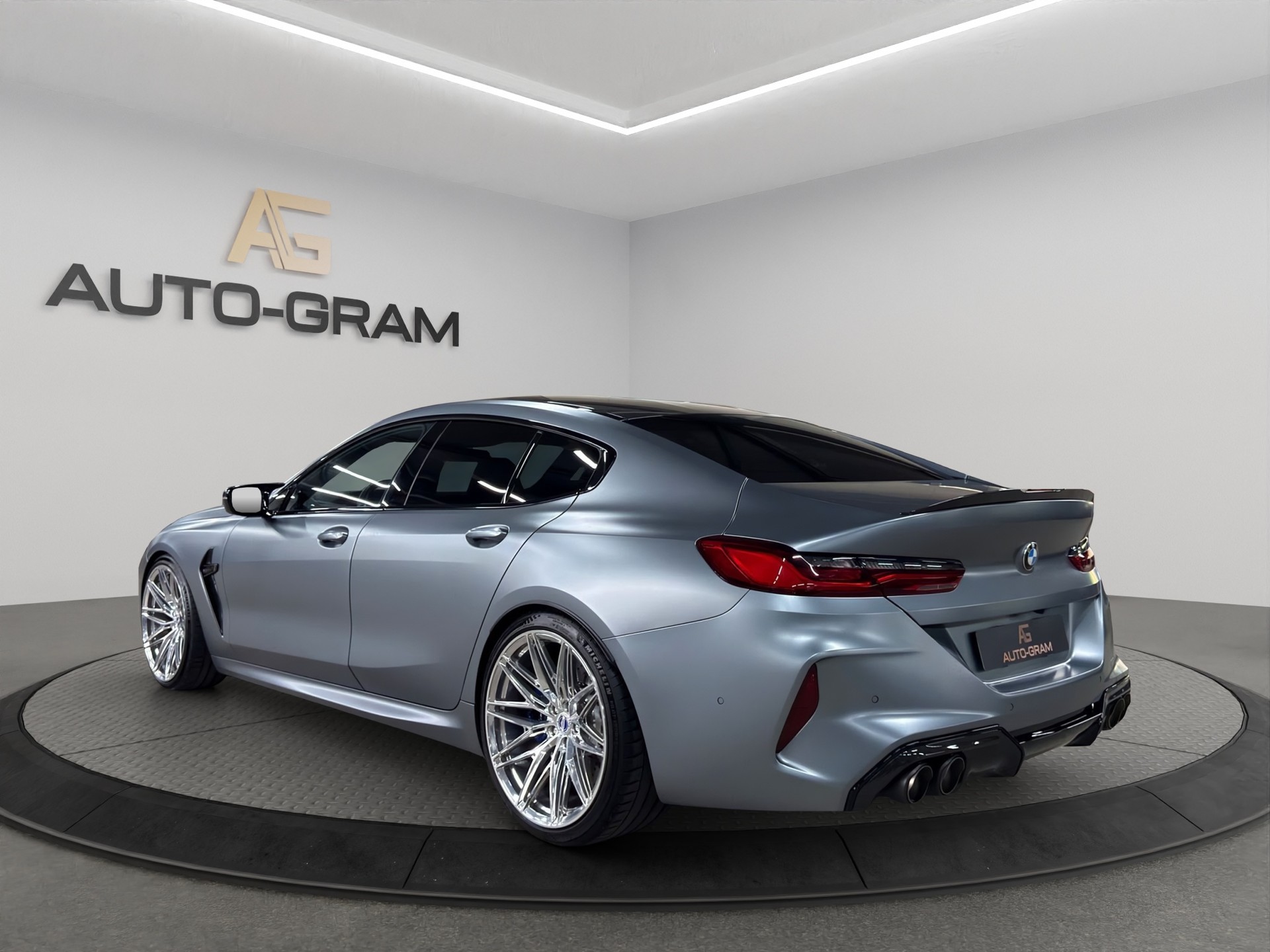 BMW M8 xDrive M Competition Steptronic-showroom-element-2