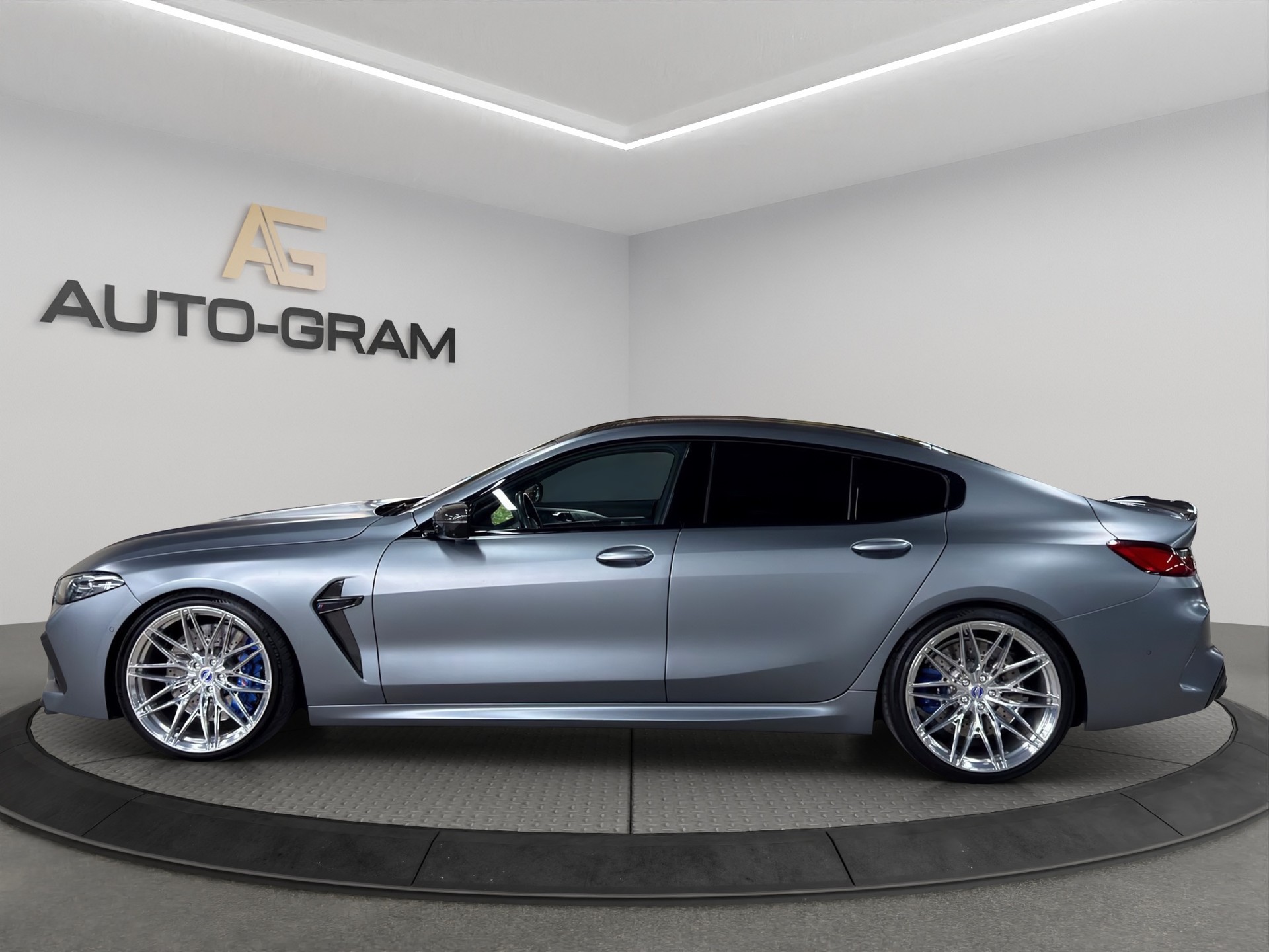 BMW M8 xDrive M Competition Steptronic-showroom-element-1
