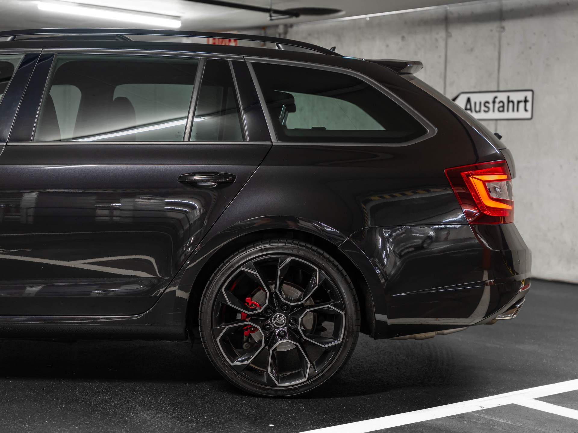 SKODA Octavia Combi 2.0 TDI RS 4x4 DSG-showroom-element-3