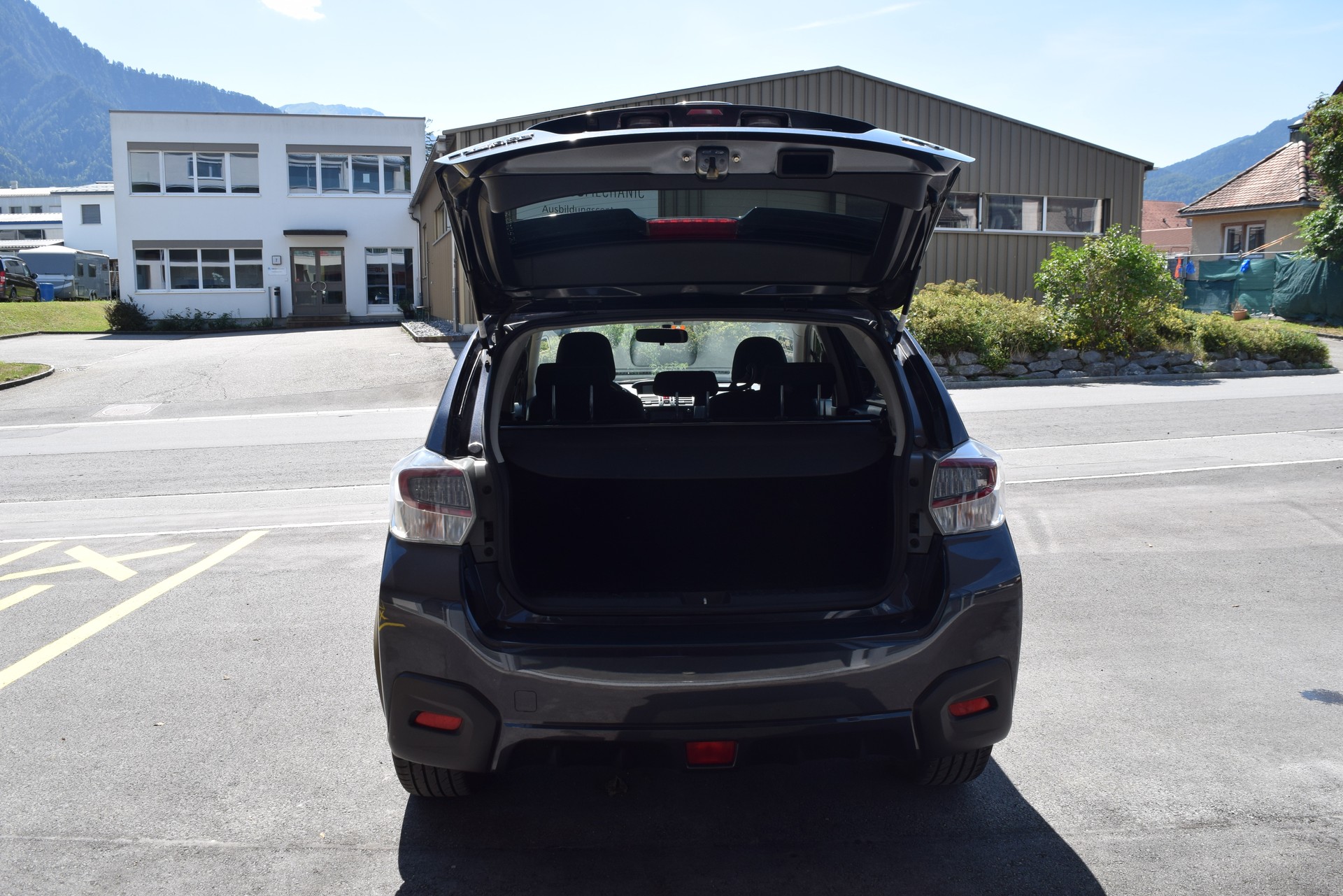 SUBARU XV 2.0 Swiss Two AWD CVT-image-6