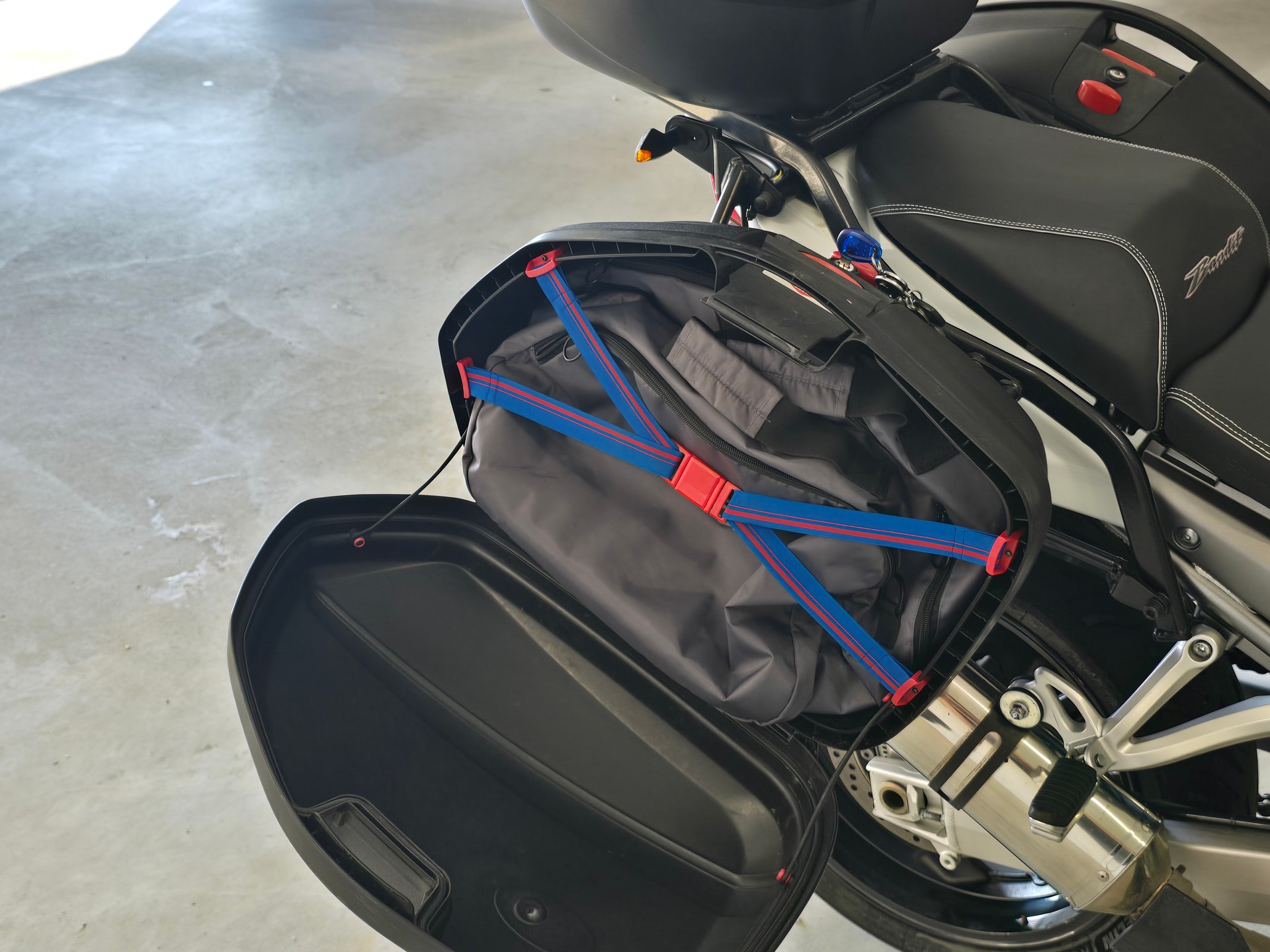 SUZUKI GSX 1250 F ABS-image-14