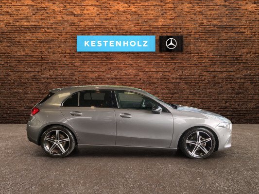MERCEDES-BENZ A 180 Edition-showroom-element-2