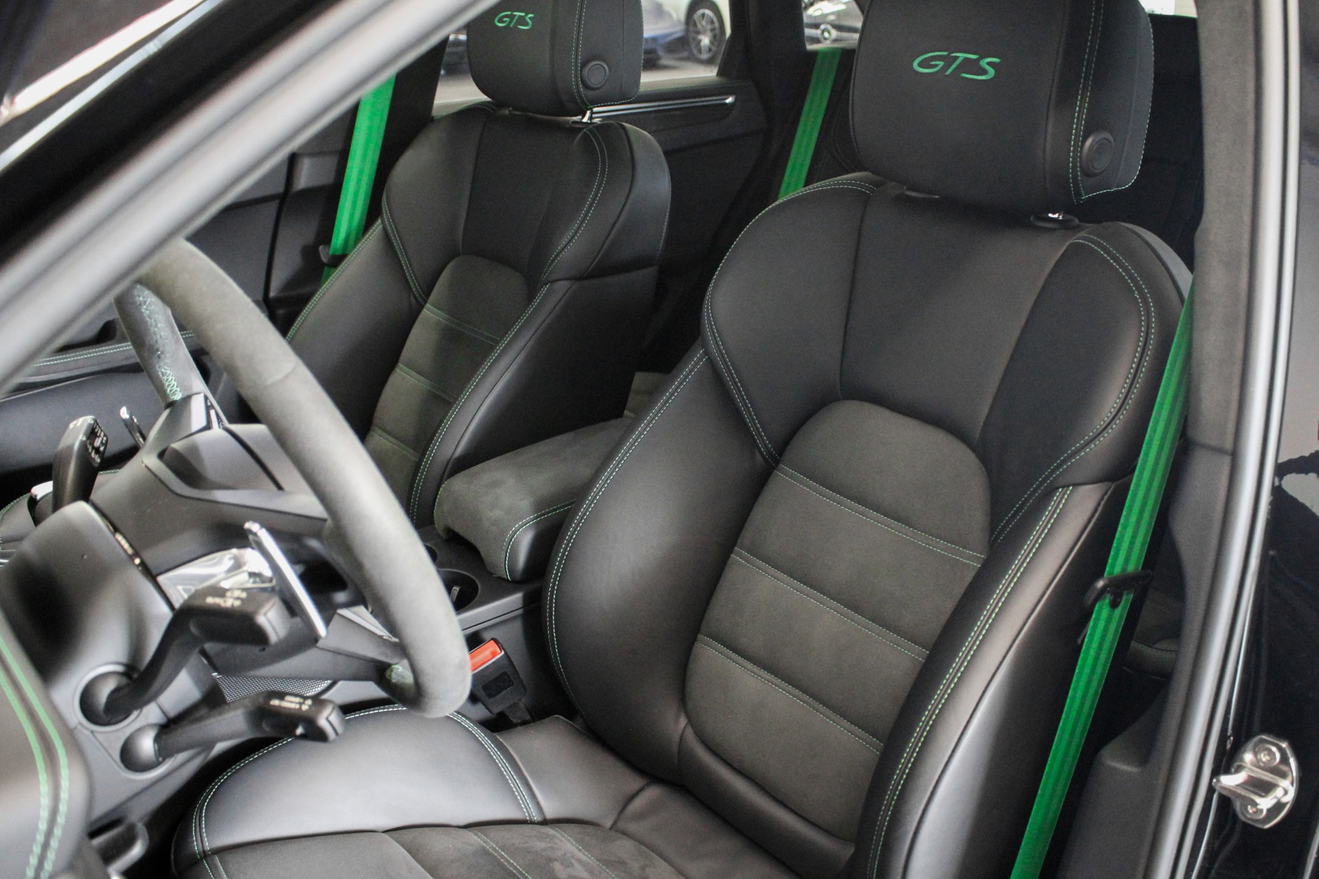 PORSCHE Macan GTS PDK-image-9