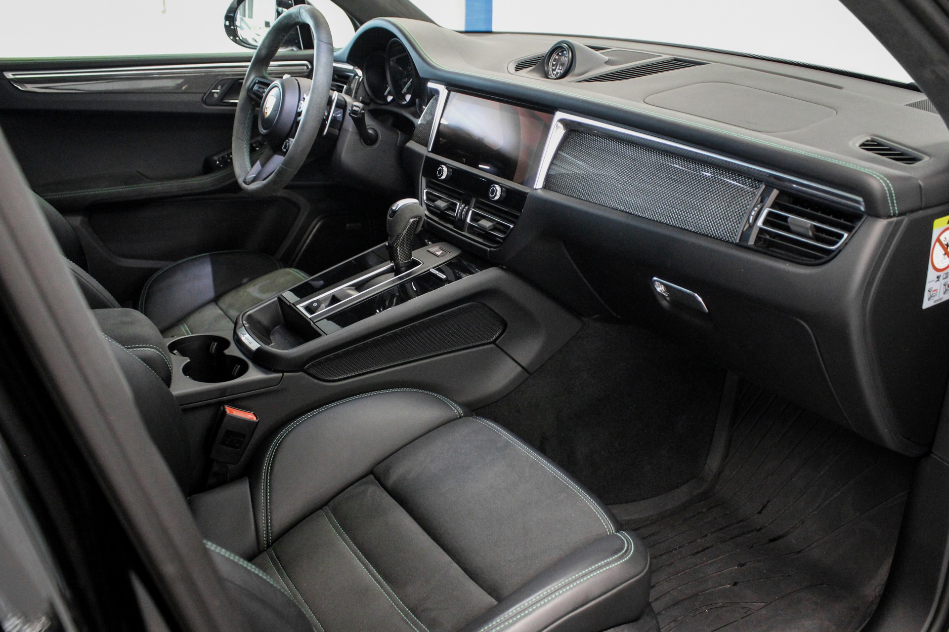 PORSCHE Macan GTS PDK-image-12