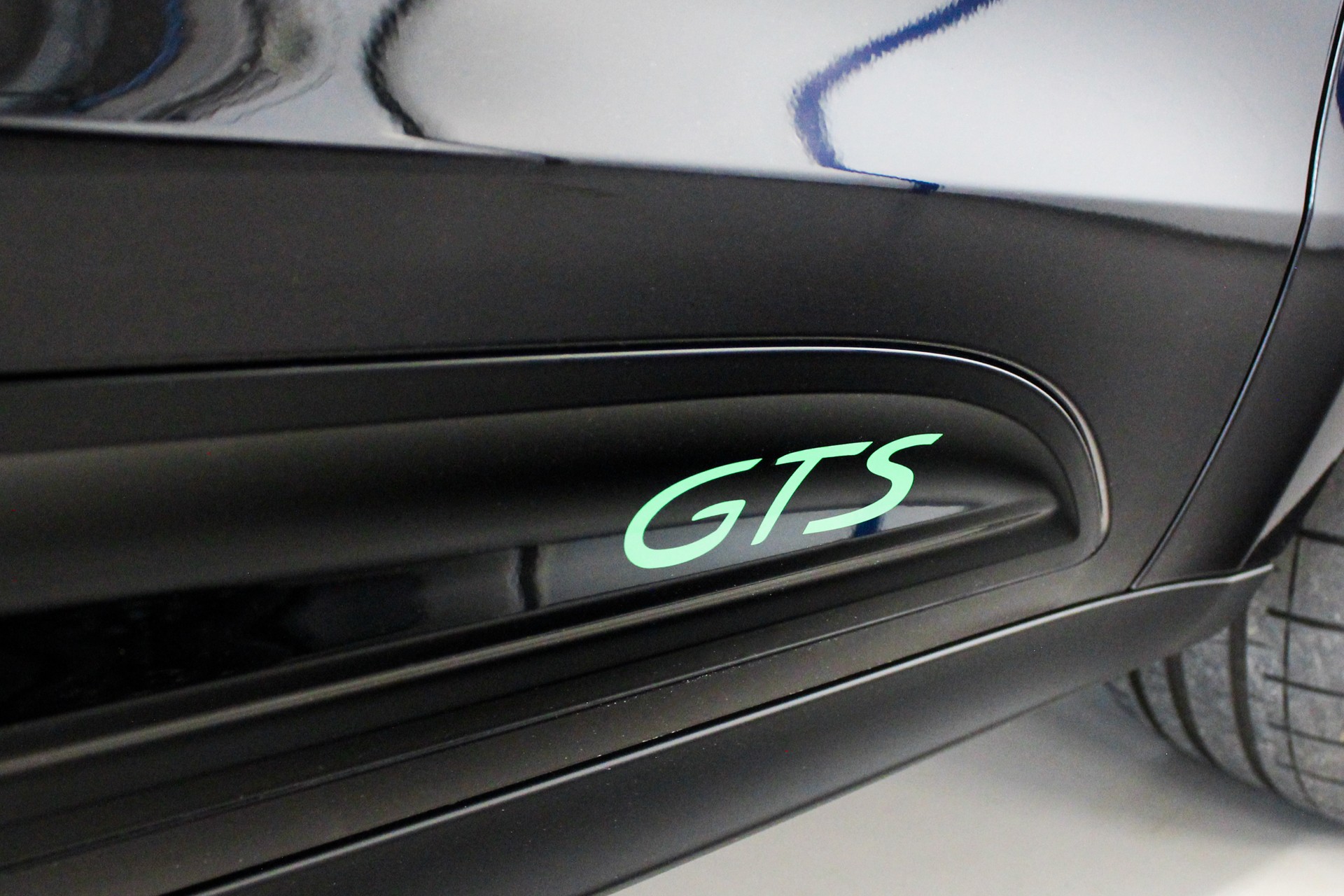 PORSCHE Macan GTS PDK-image-6