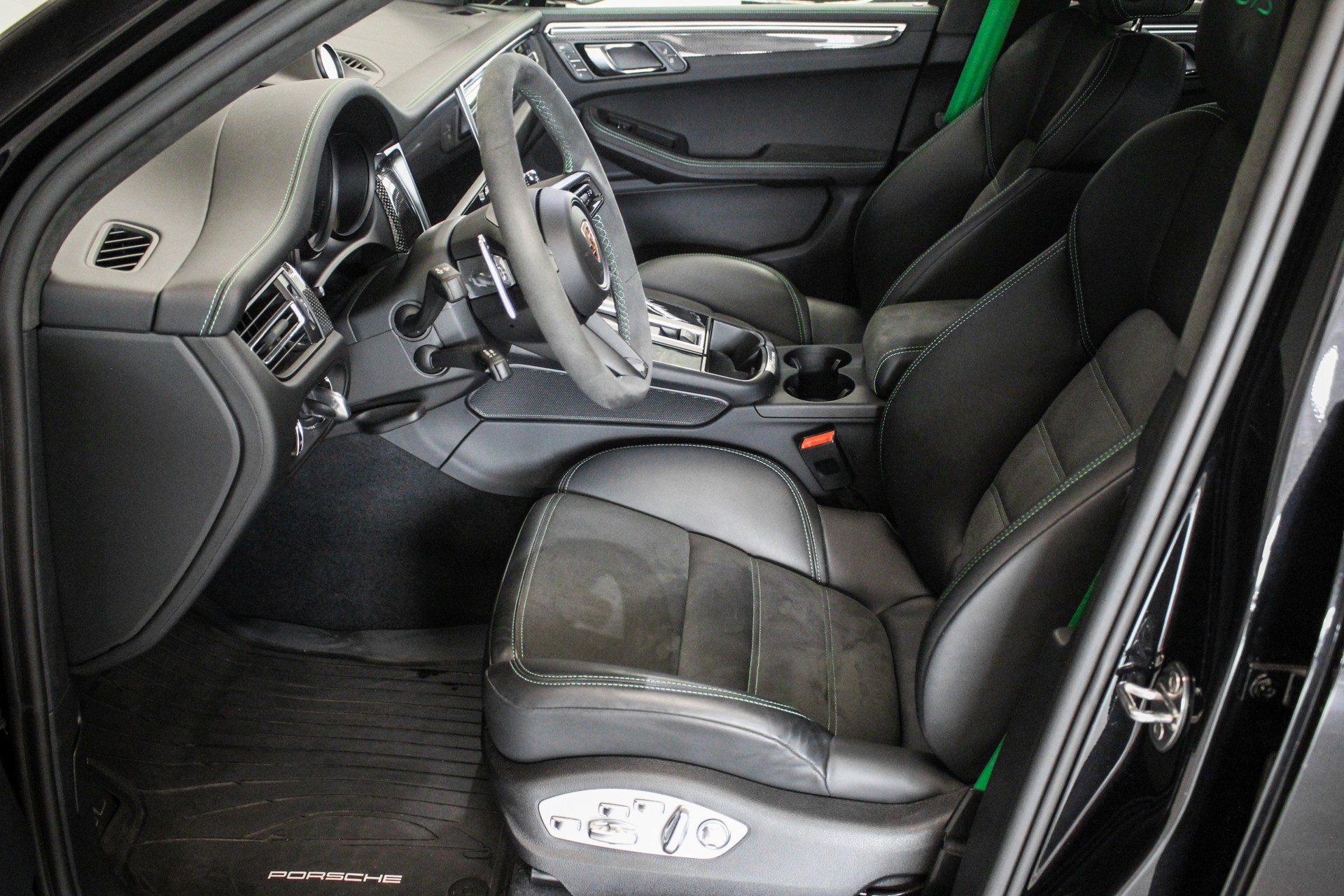 PORSCHE Macan GTS PDK-image-7