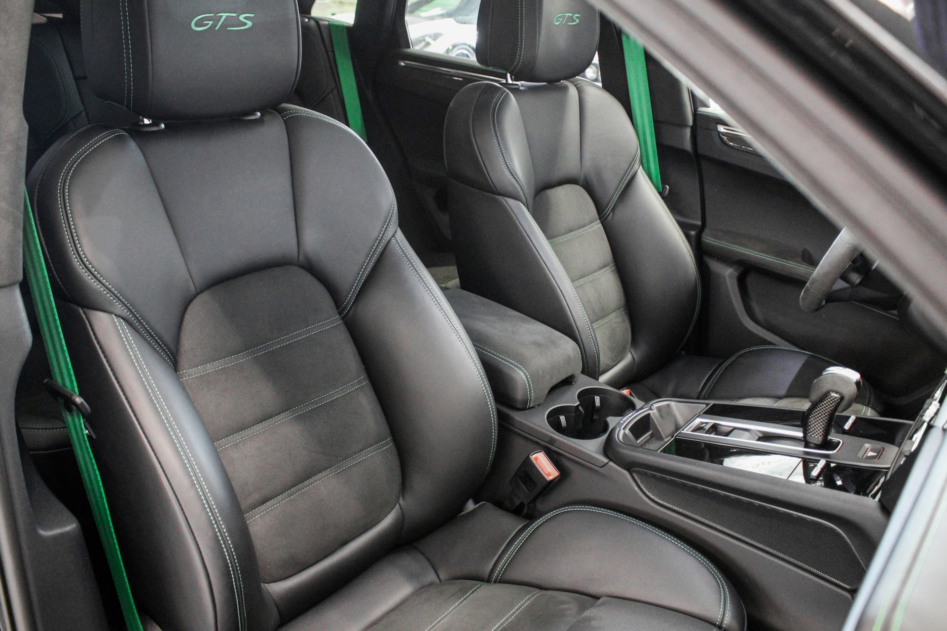 PORSCHE Macan GTS PDK-image-13