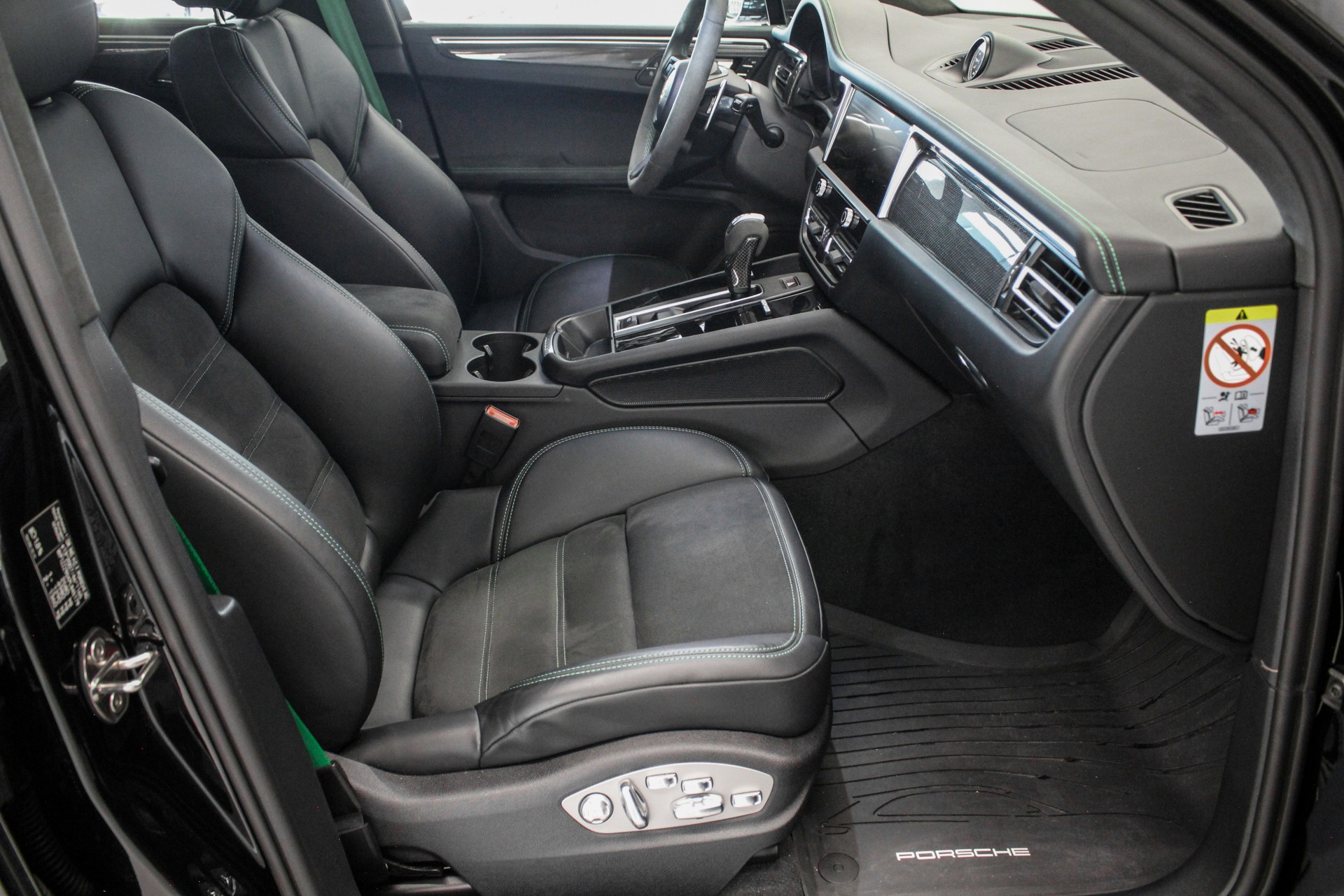 PORSCHE Macan GTS PDK-image-11
