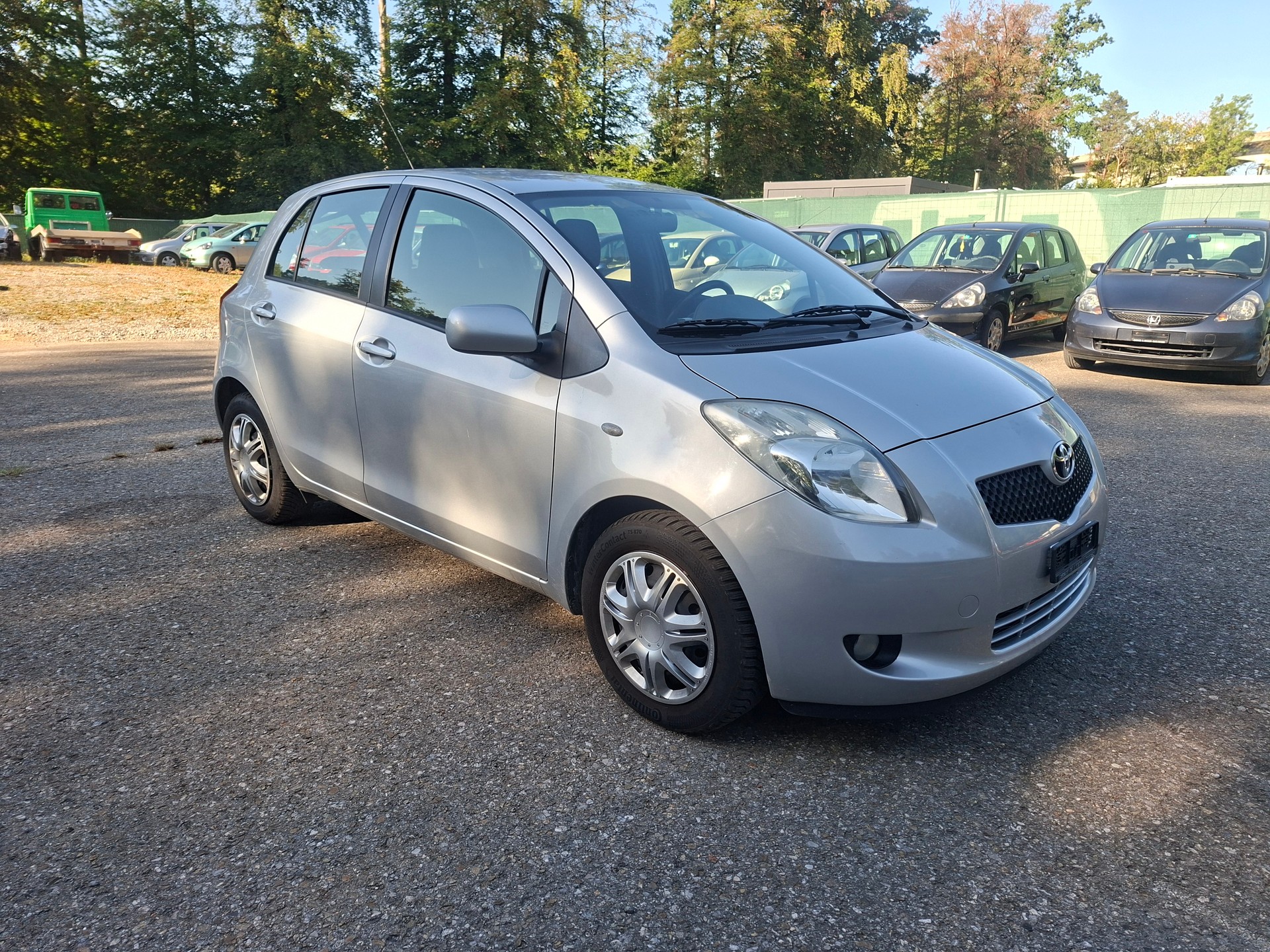 TOYOTA Yaris 1.3 Linea Luna-showroom-element-1