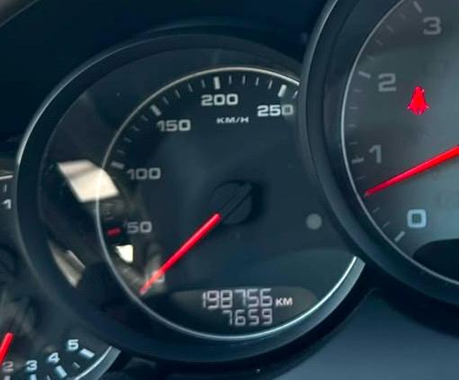 PORSCHE Cayenne GTS-image-9