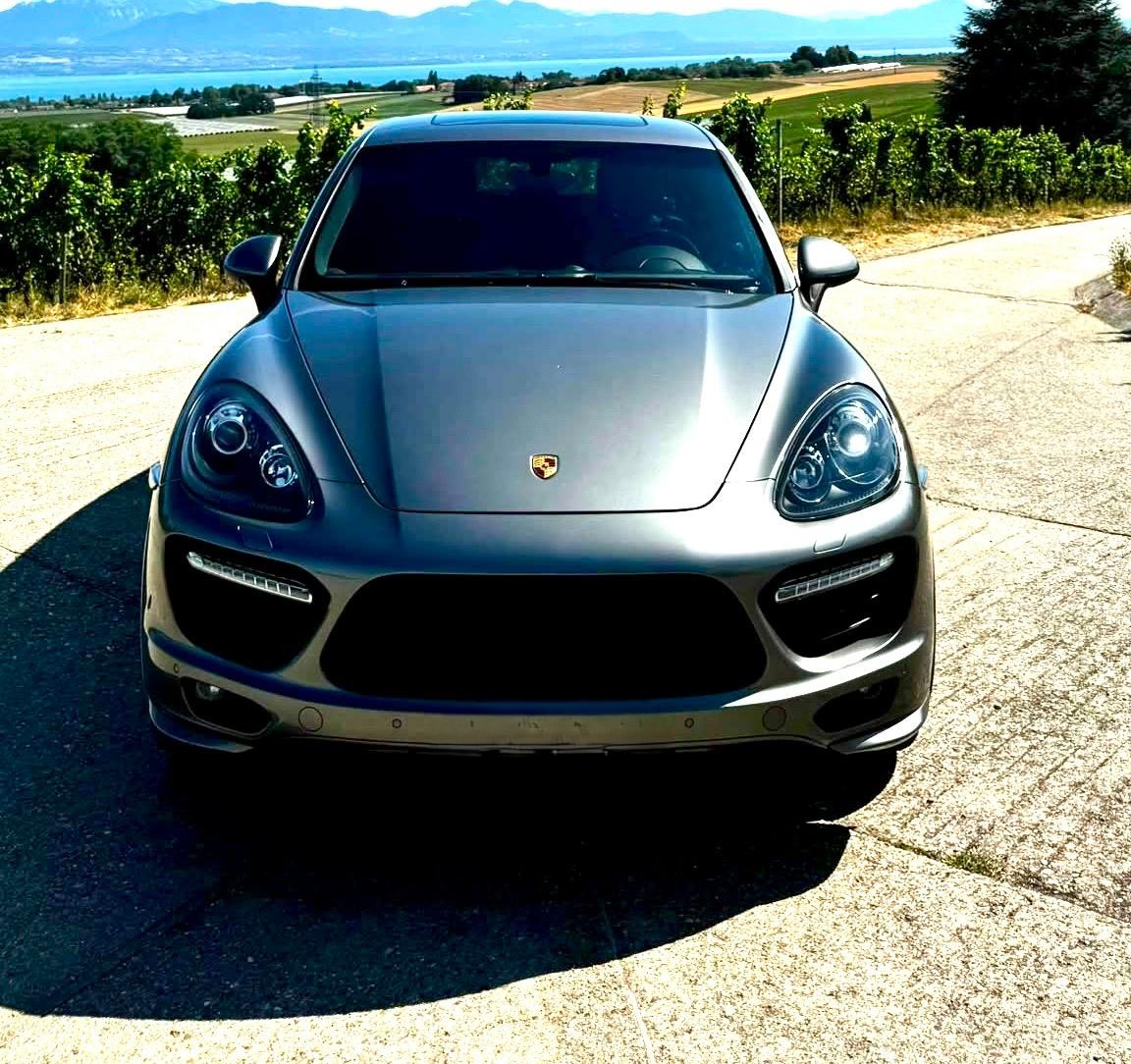 PORSCHE Cayenne GTS-image-2