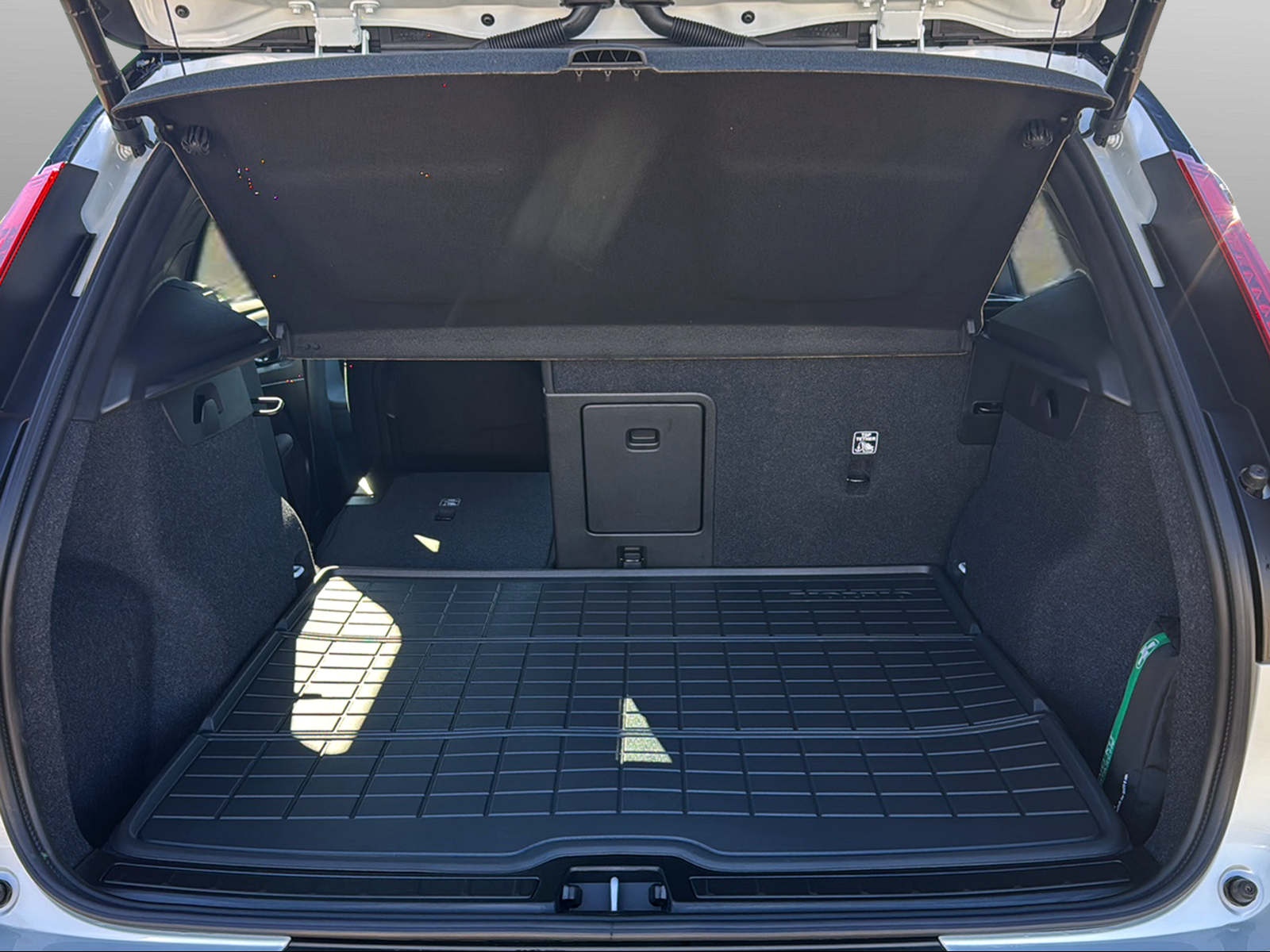 VOLVO EX40 Twin Black Edition AWD-image-15