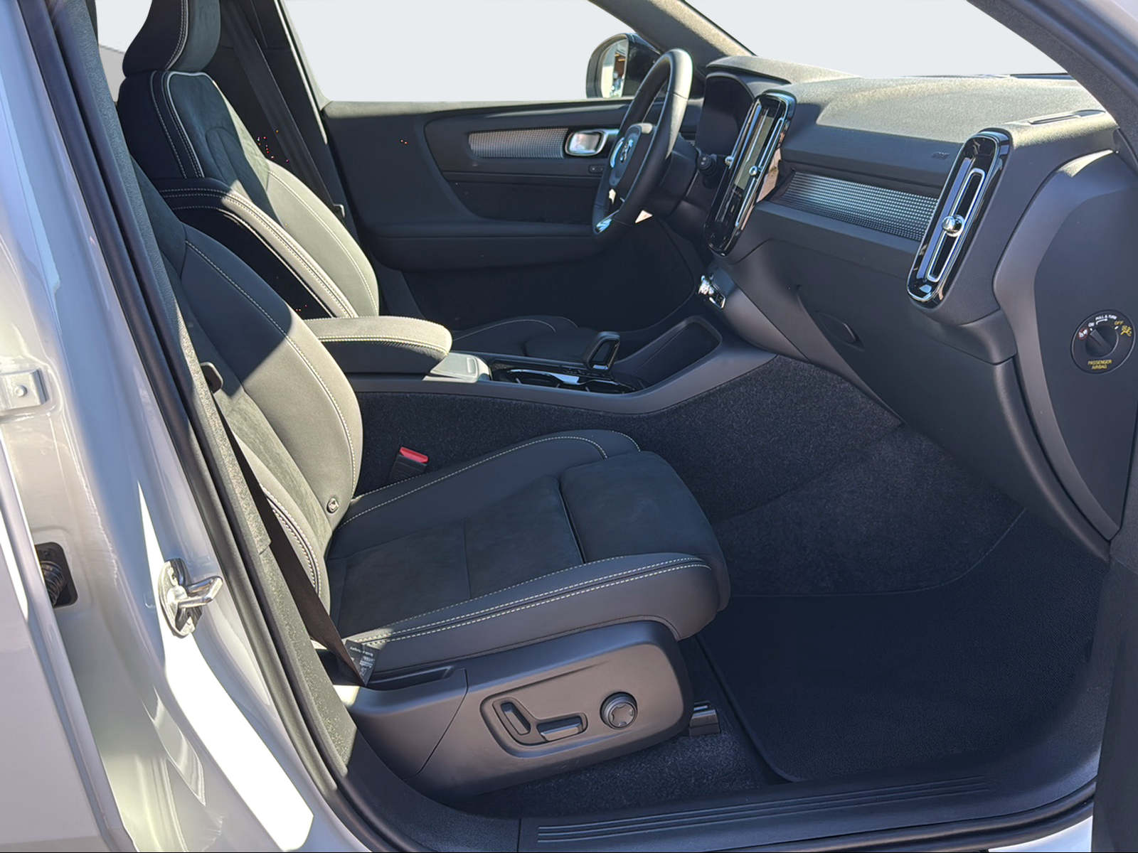 VOLVO EX40 Twin Black Edition AWD-image-14