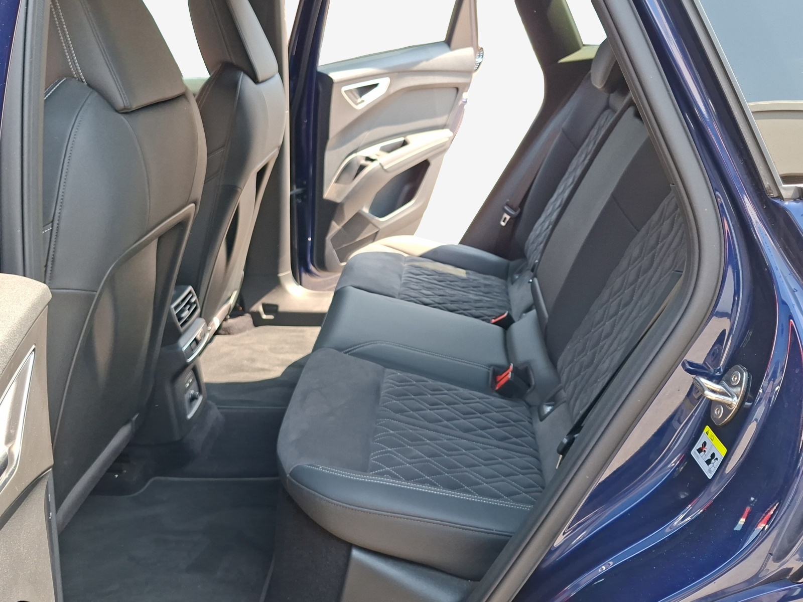 AUDI Q4 Sportback e-tron 50 quattro-image-12