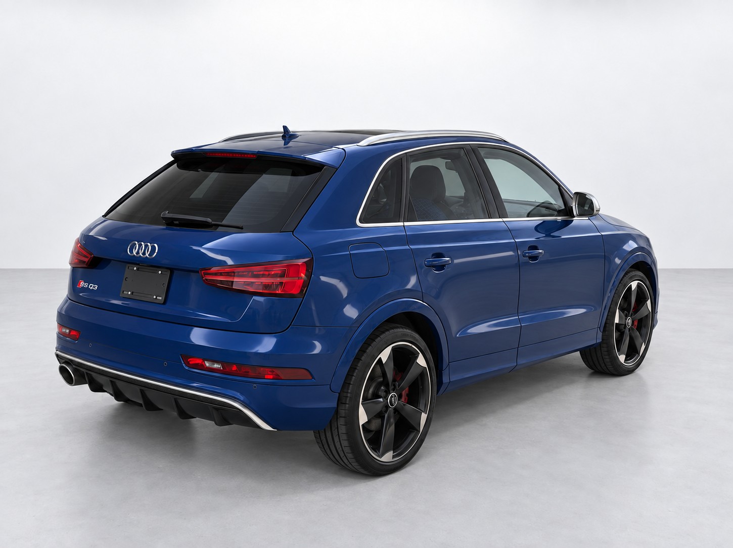 AUDI RS Q3 2.5 TFSI performance quattro S-tronic-showroom-element-3